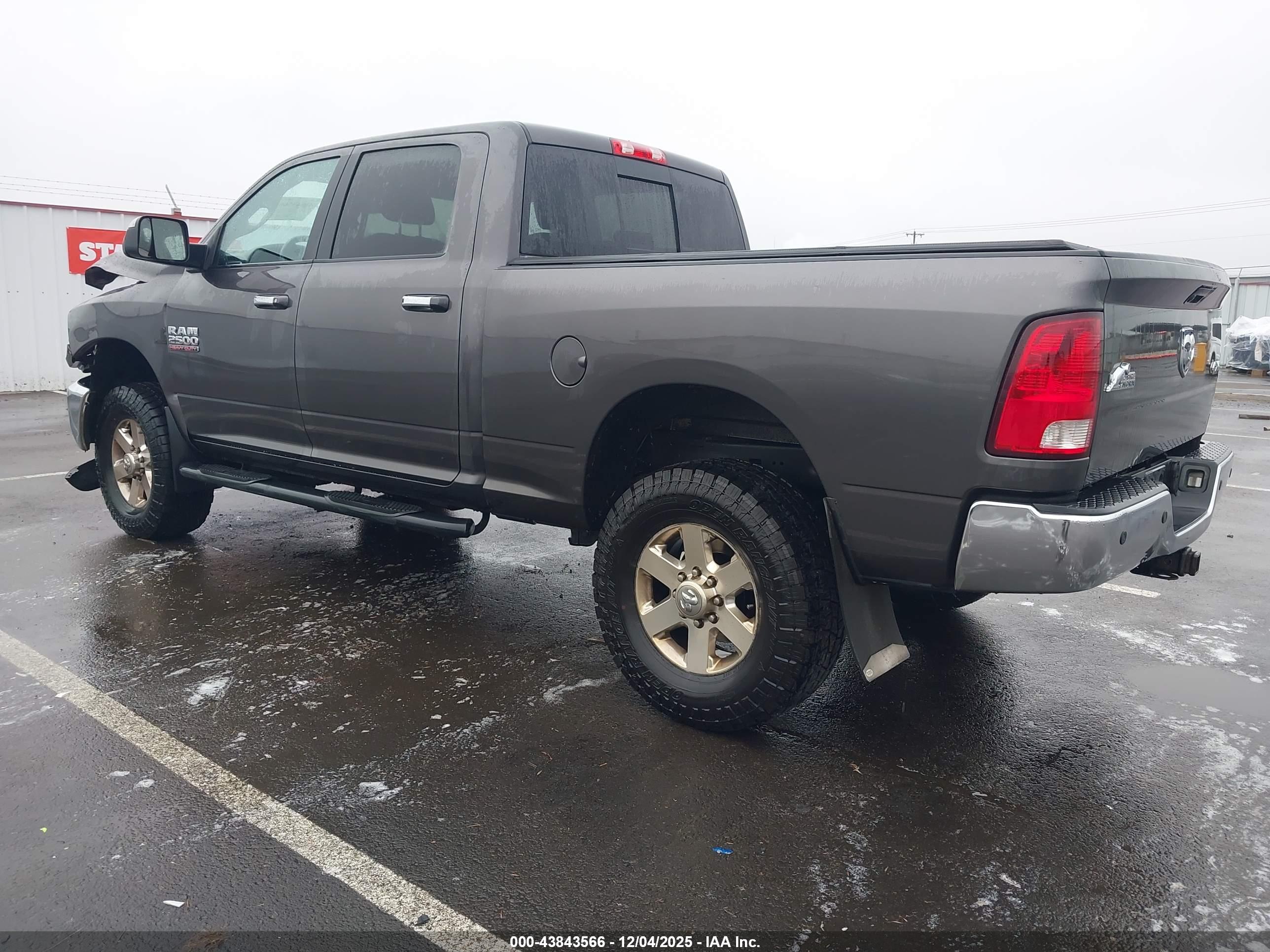 RAM 2500 image 3