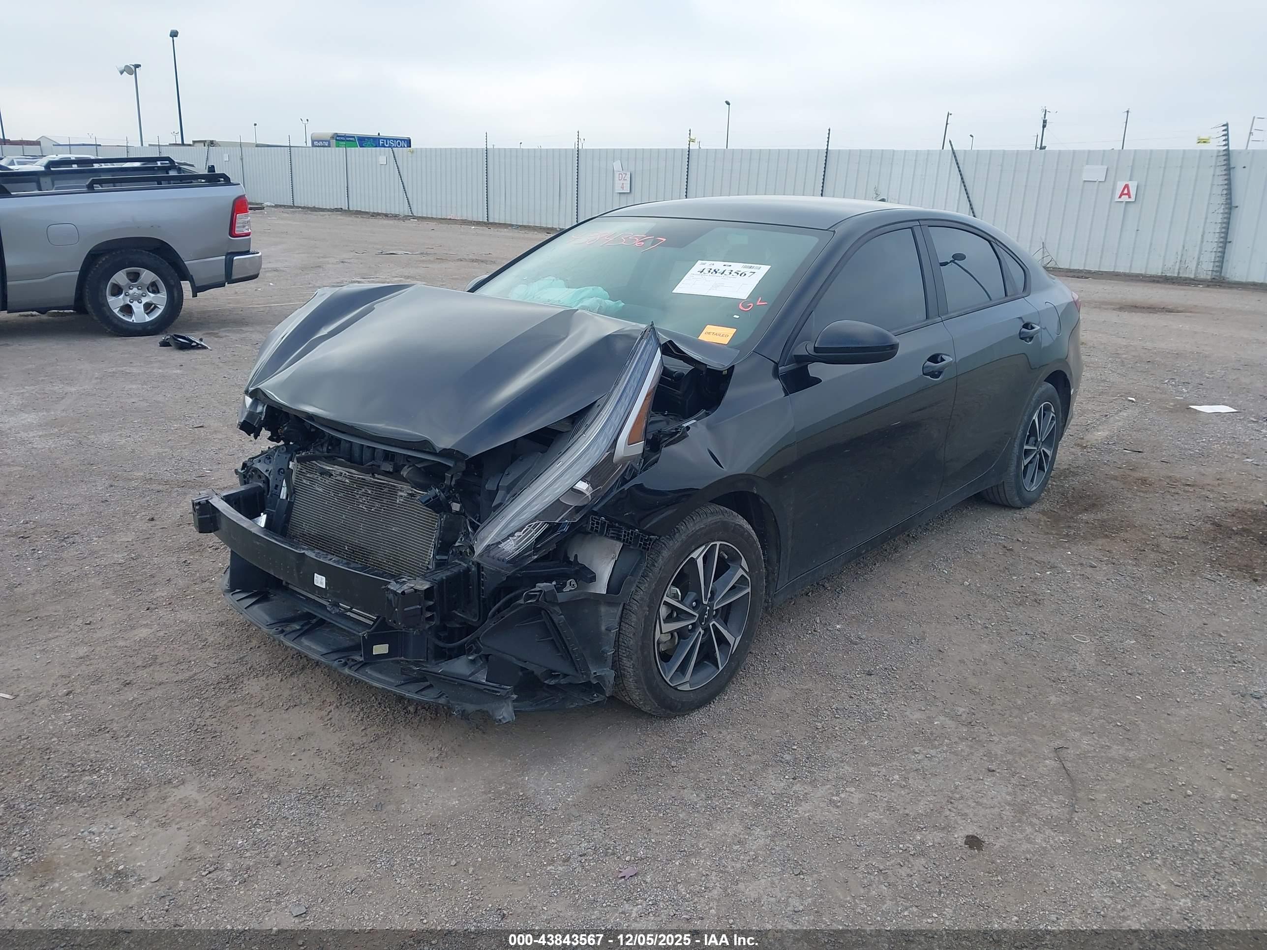 KIA FORTE image 2