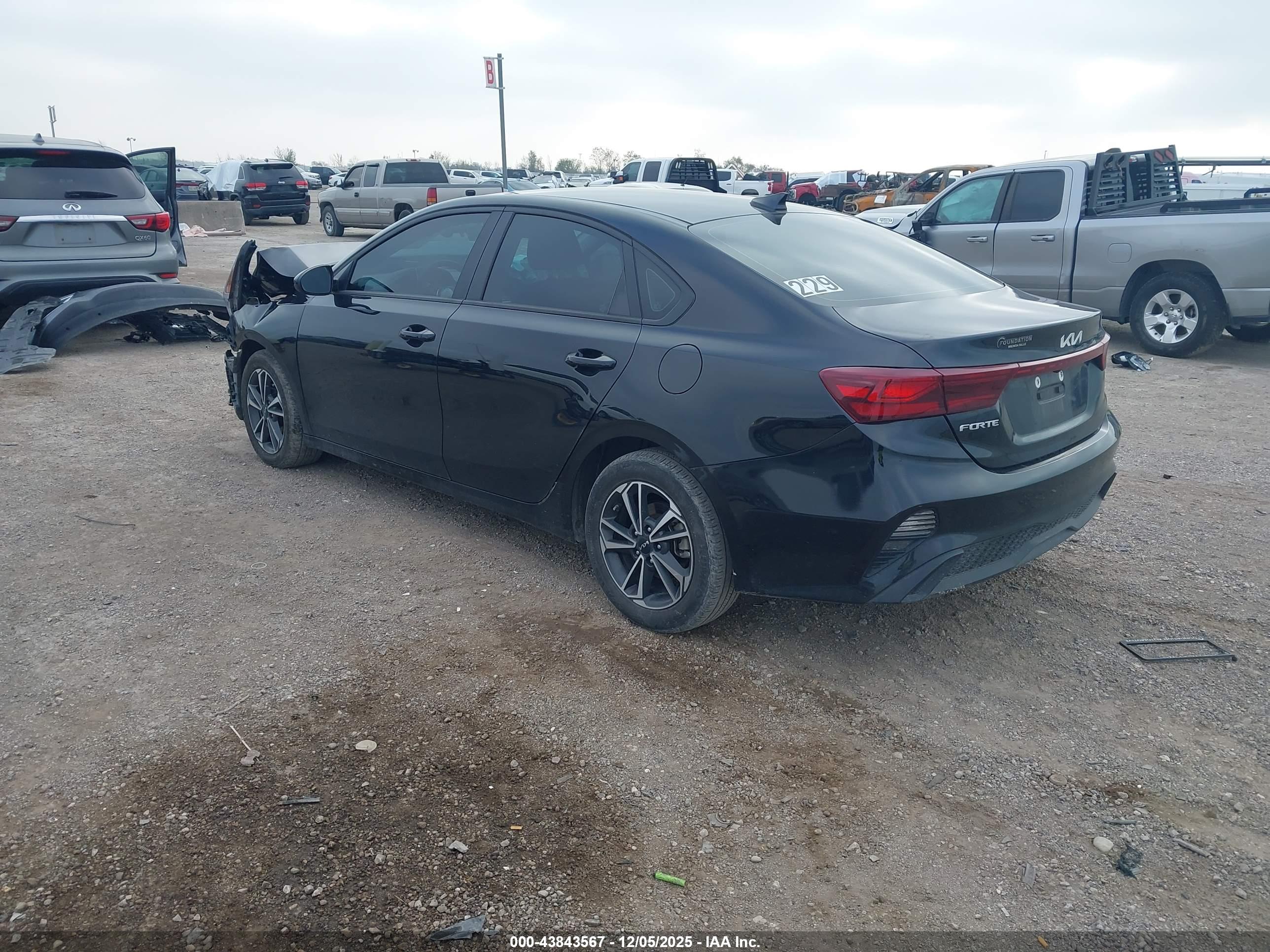 KIA FORTE image 3