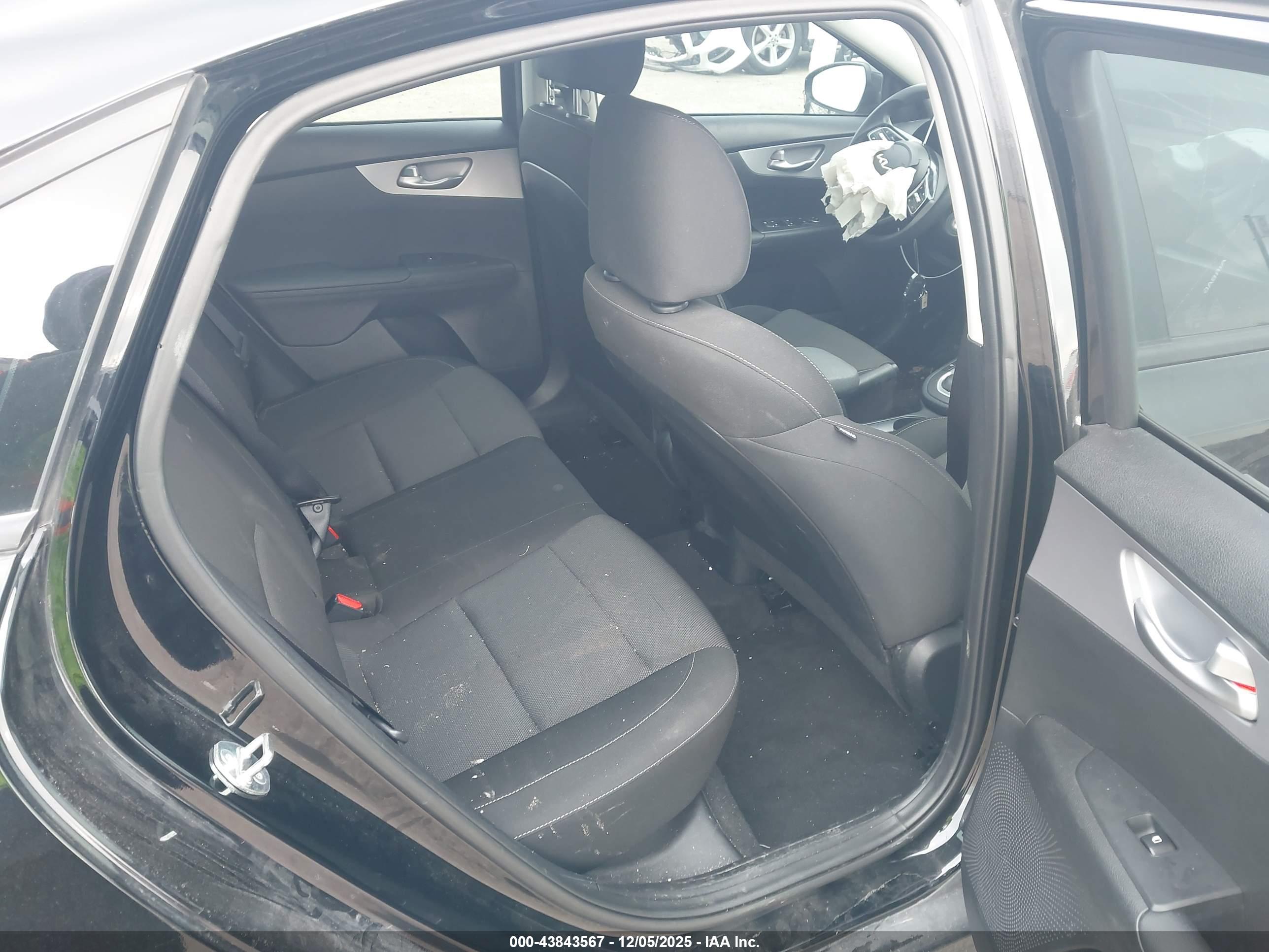 KIA FORTE image 8