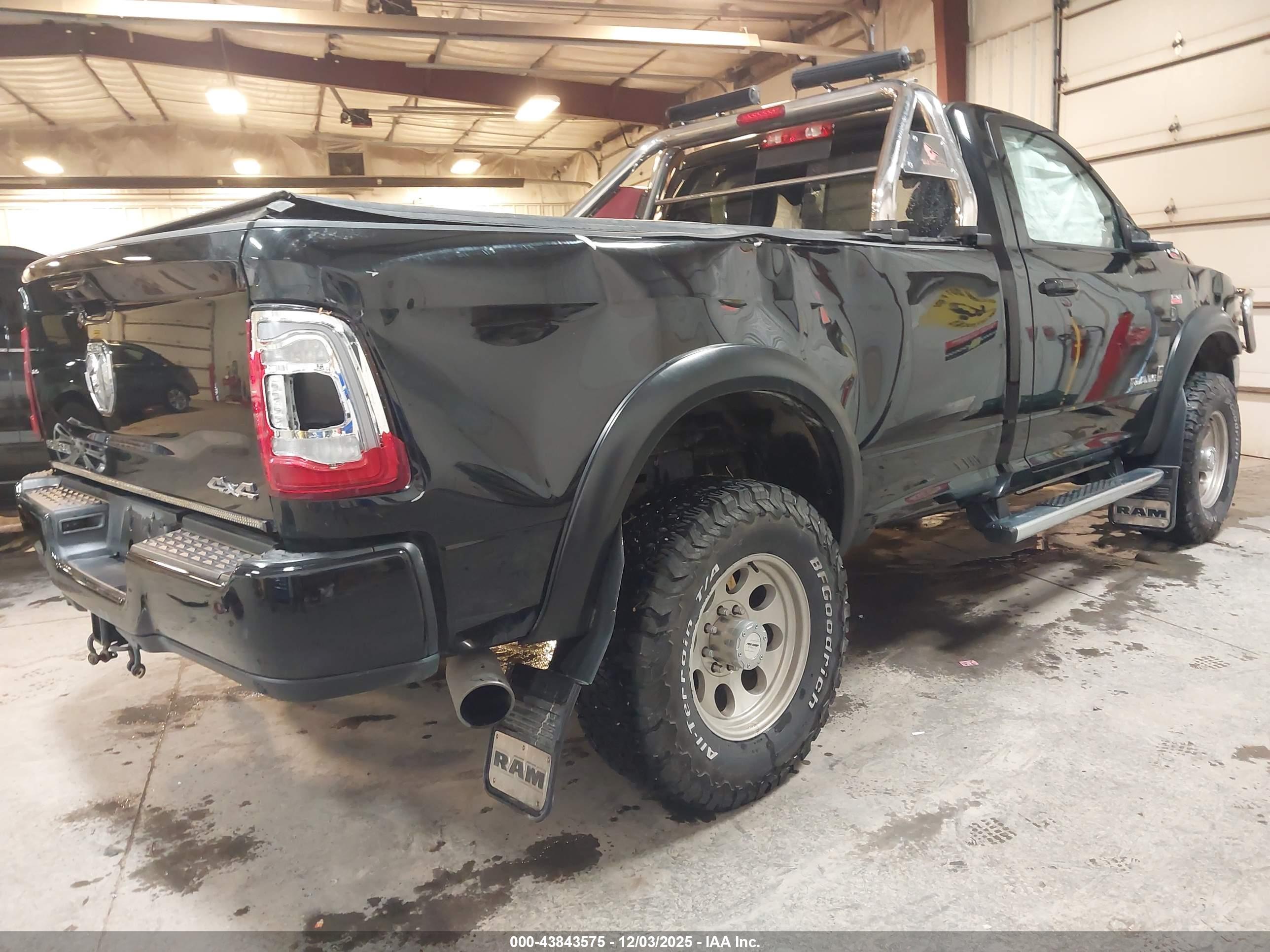RAM 2500 image 4