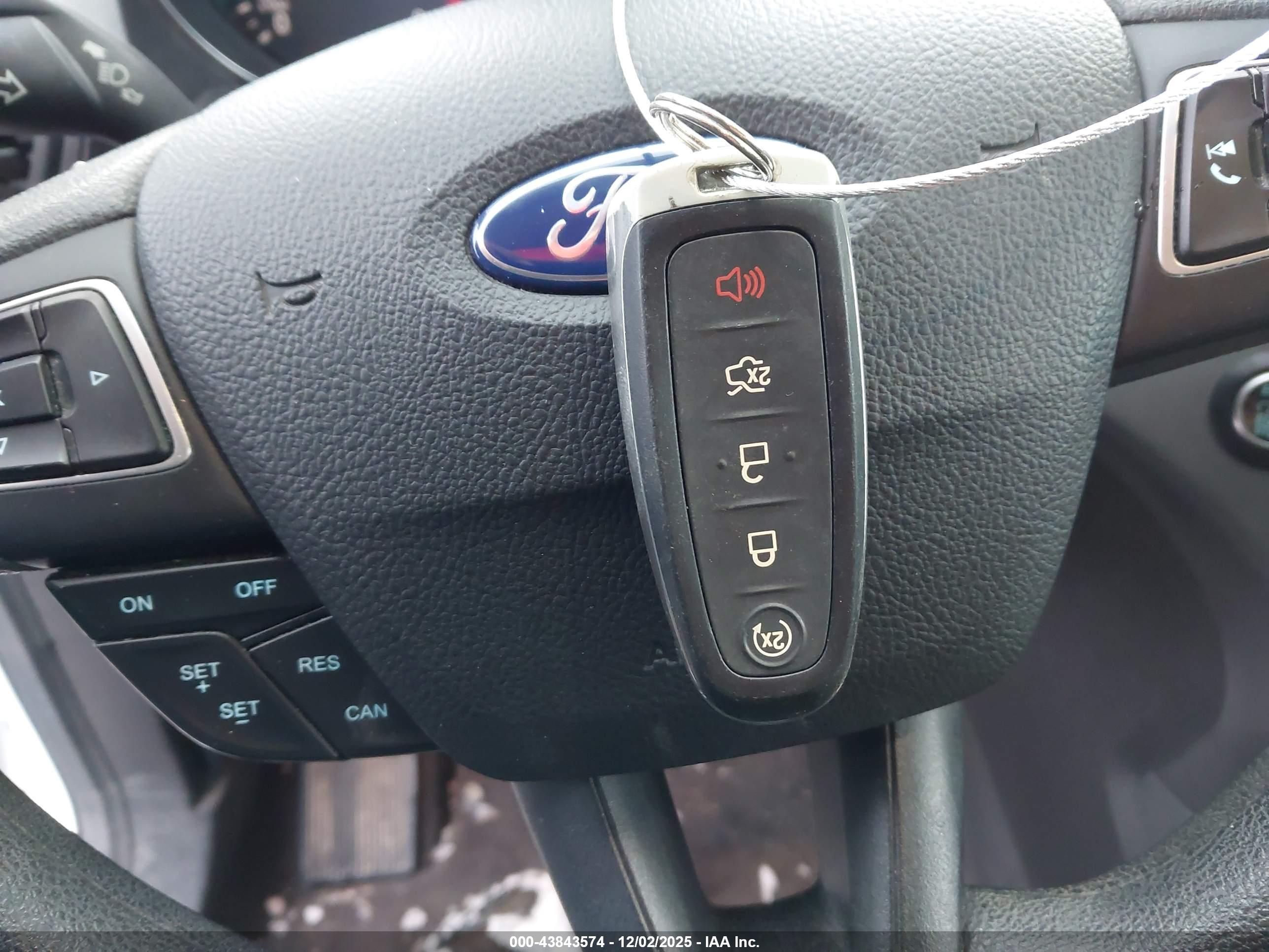 FORD ESCAPE image 11