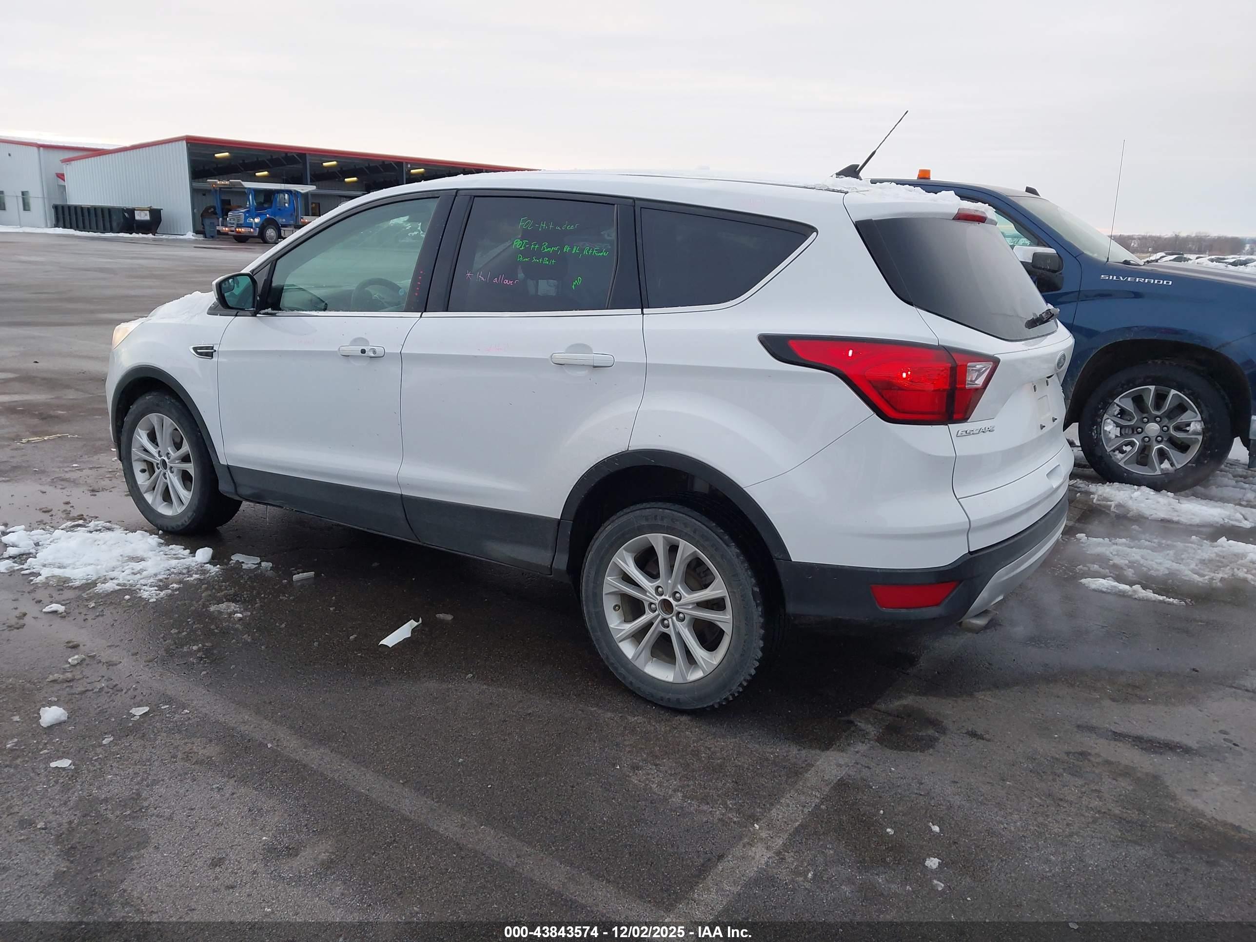 FORD ESCAPE image 3