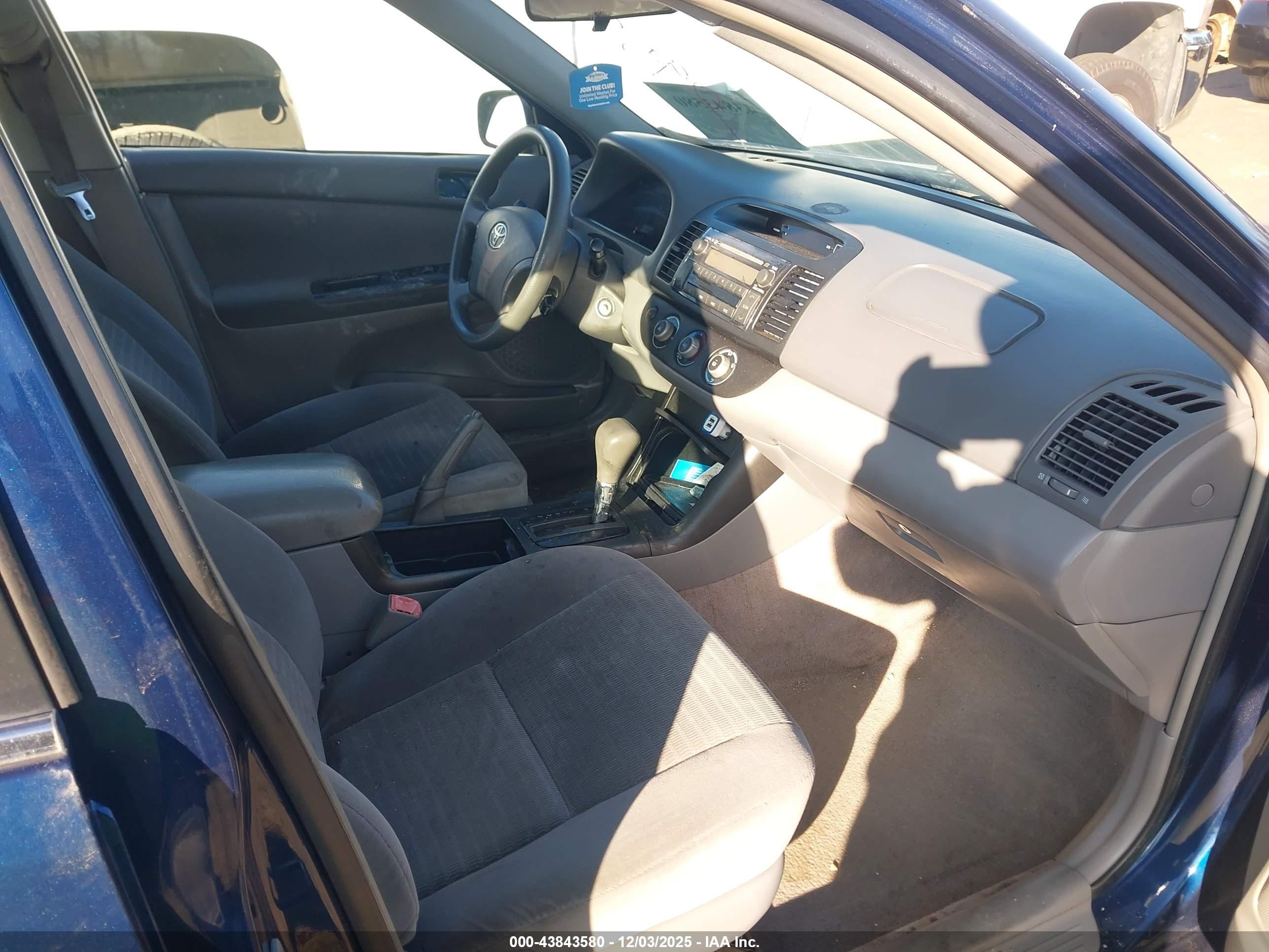TOYOTA CAMRY image 5