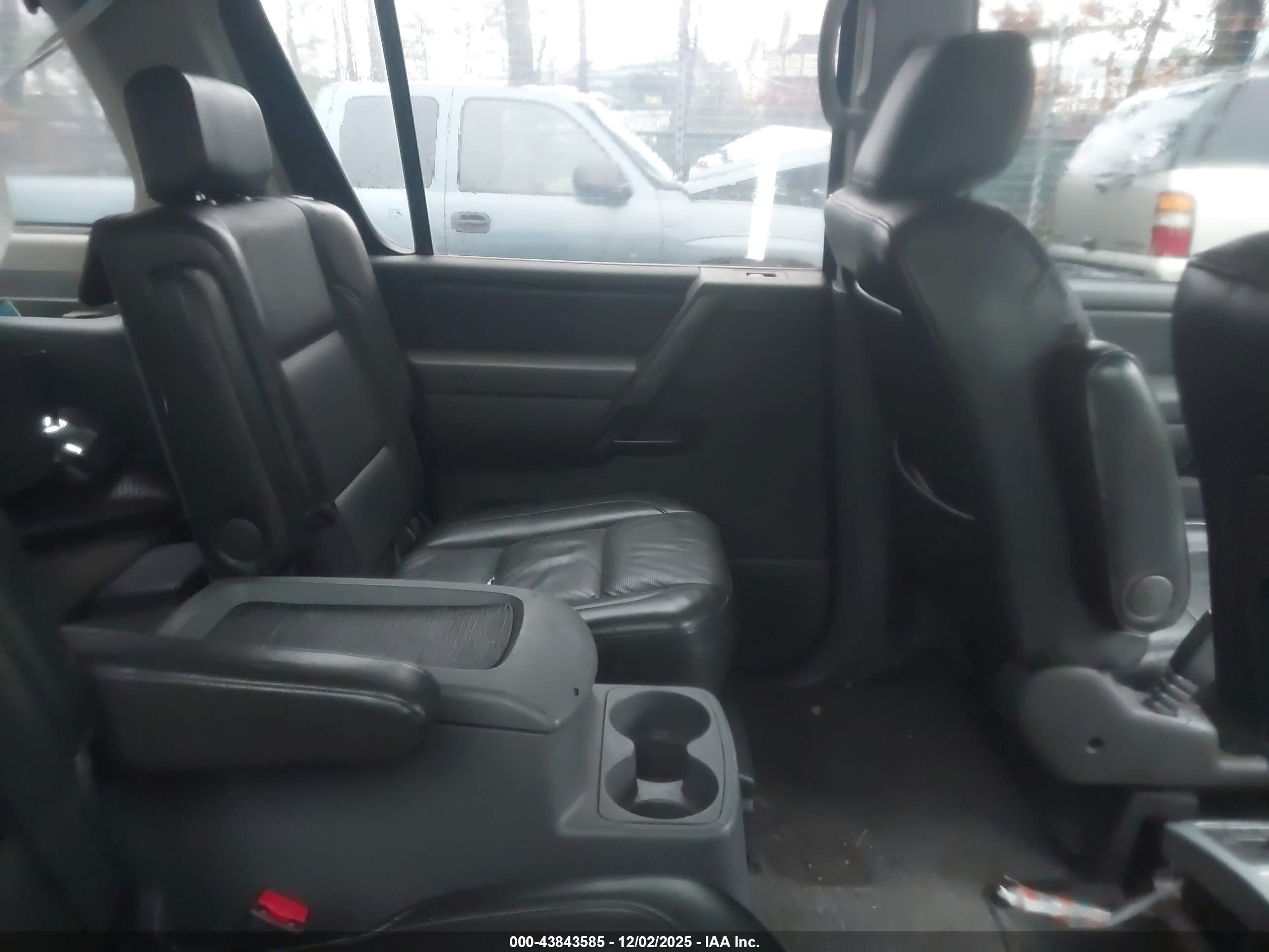 NISSAN ARMADA image 8