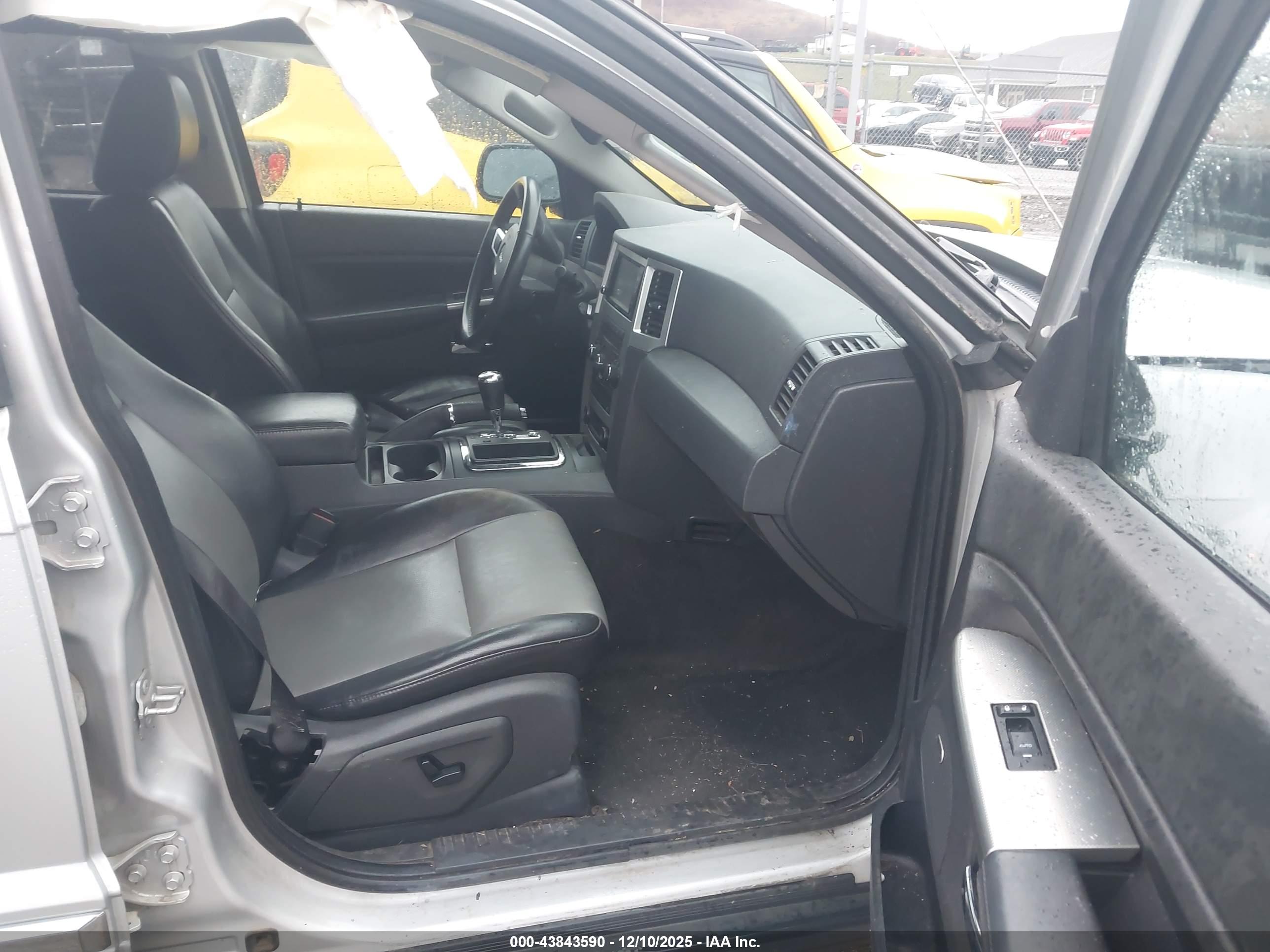 JEEP GRAND image 5