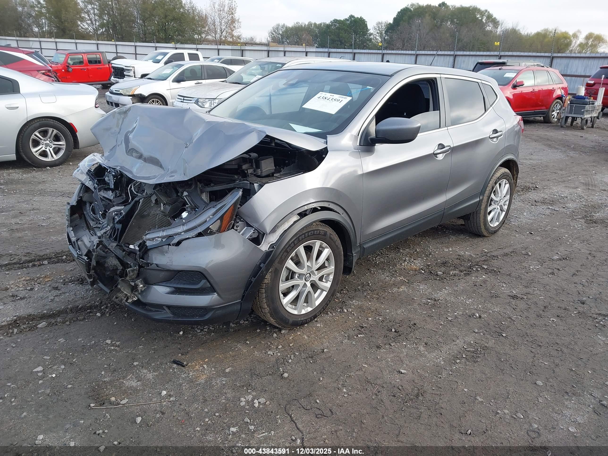 NISSAN ROGUE image 2