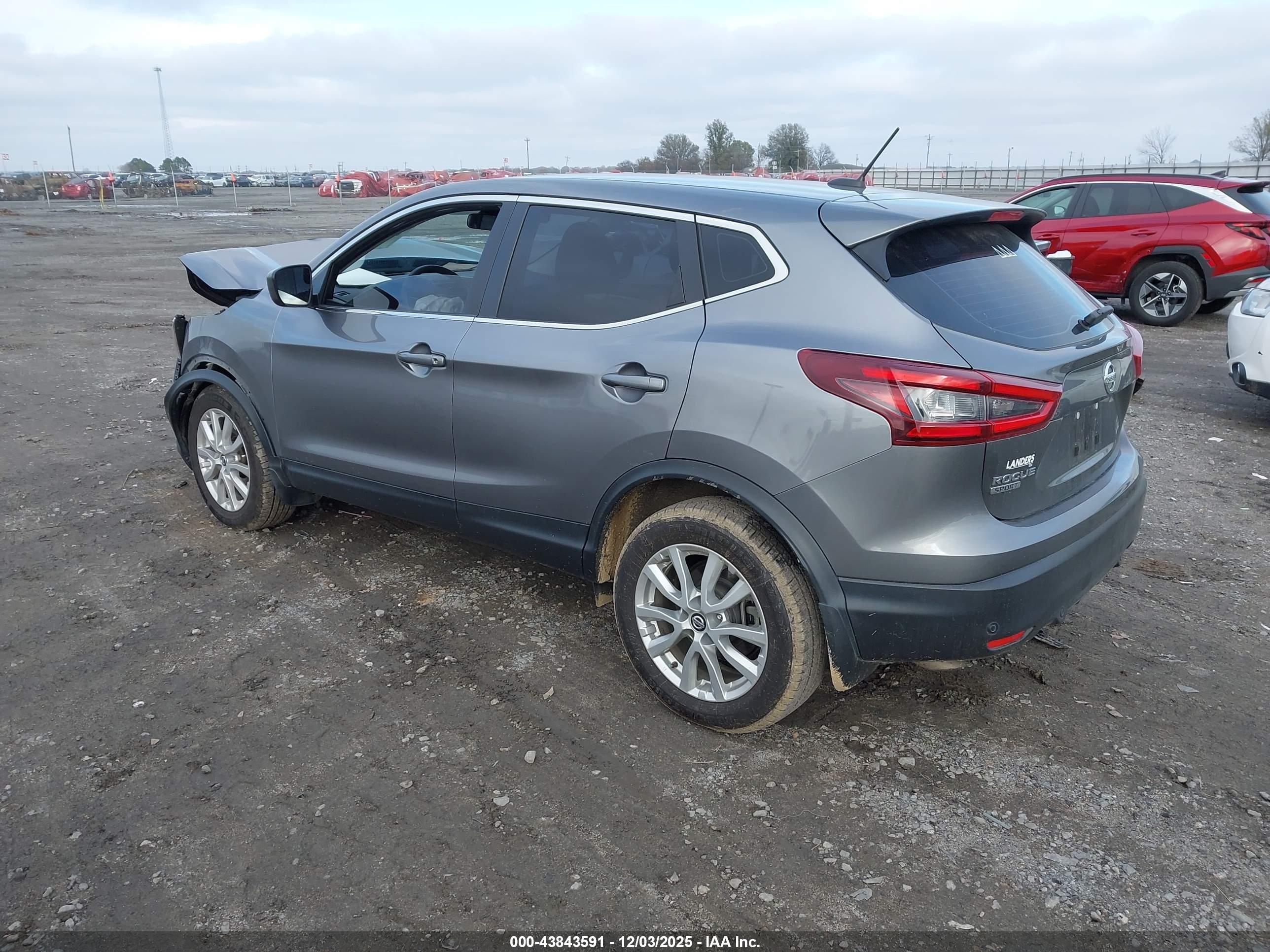 NISSAN ROGUE image 3