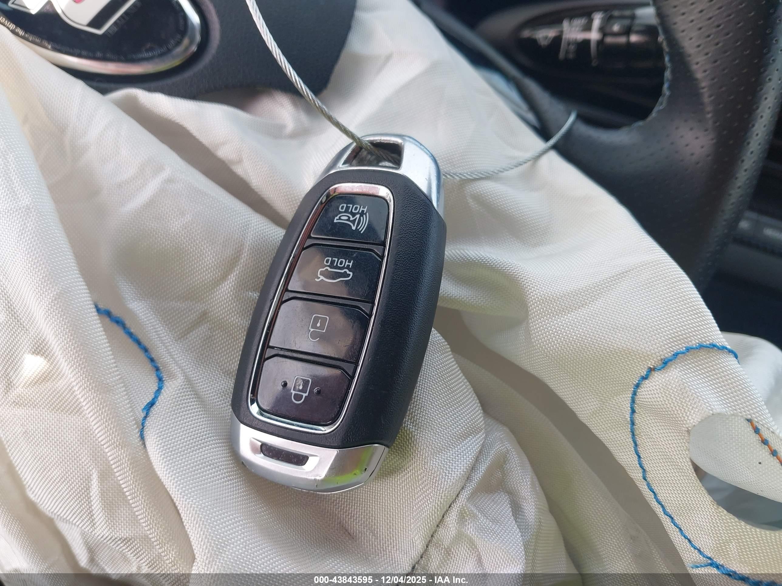 HYUNDAI ELANTRA image 11