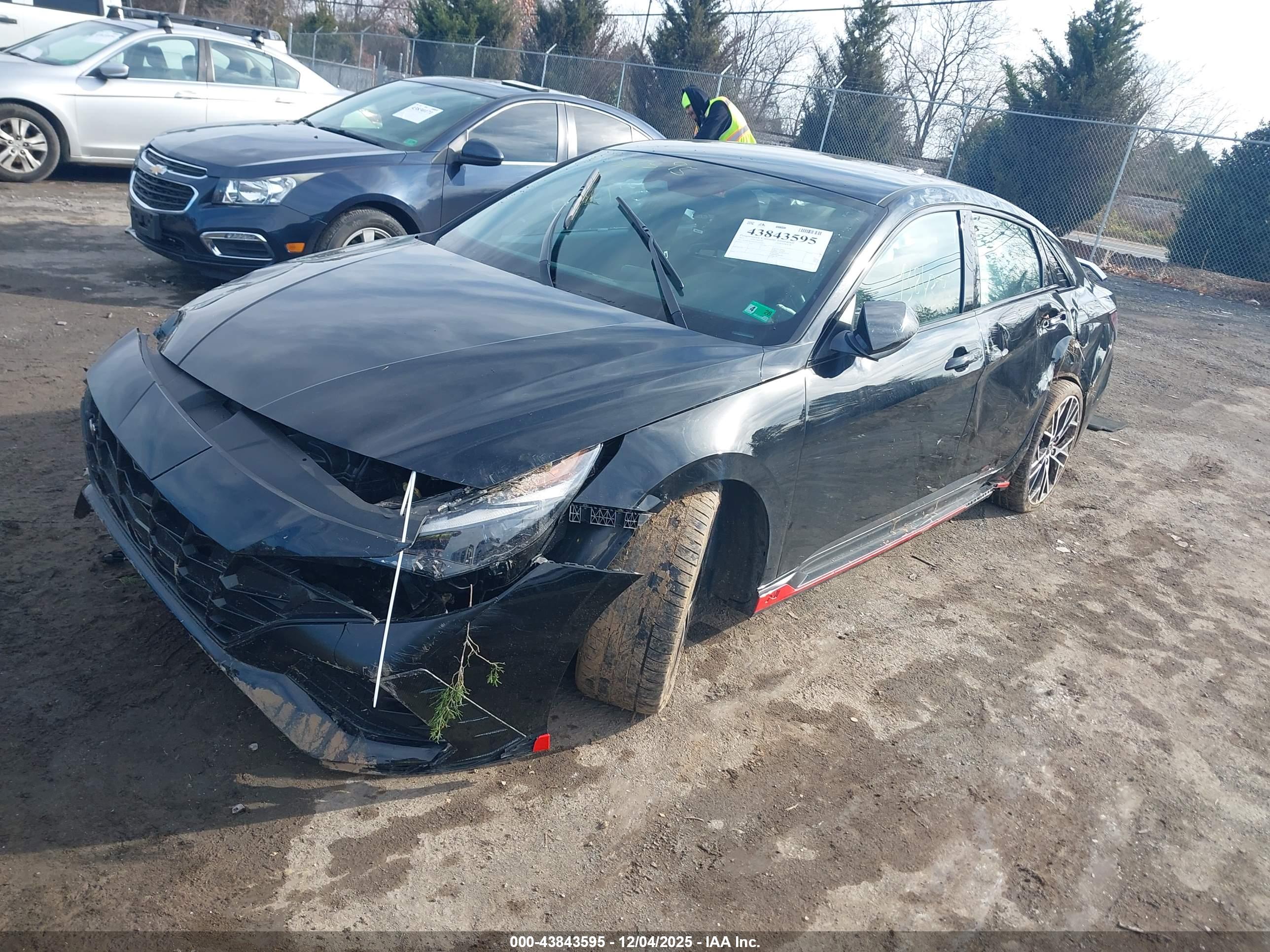 HYUNDAI ELANTRA image 2