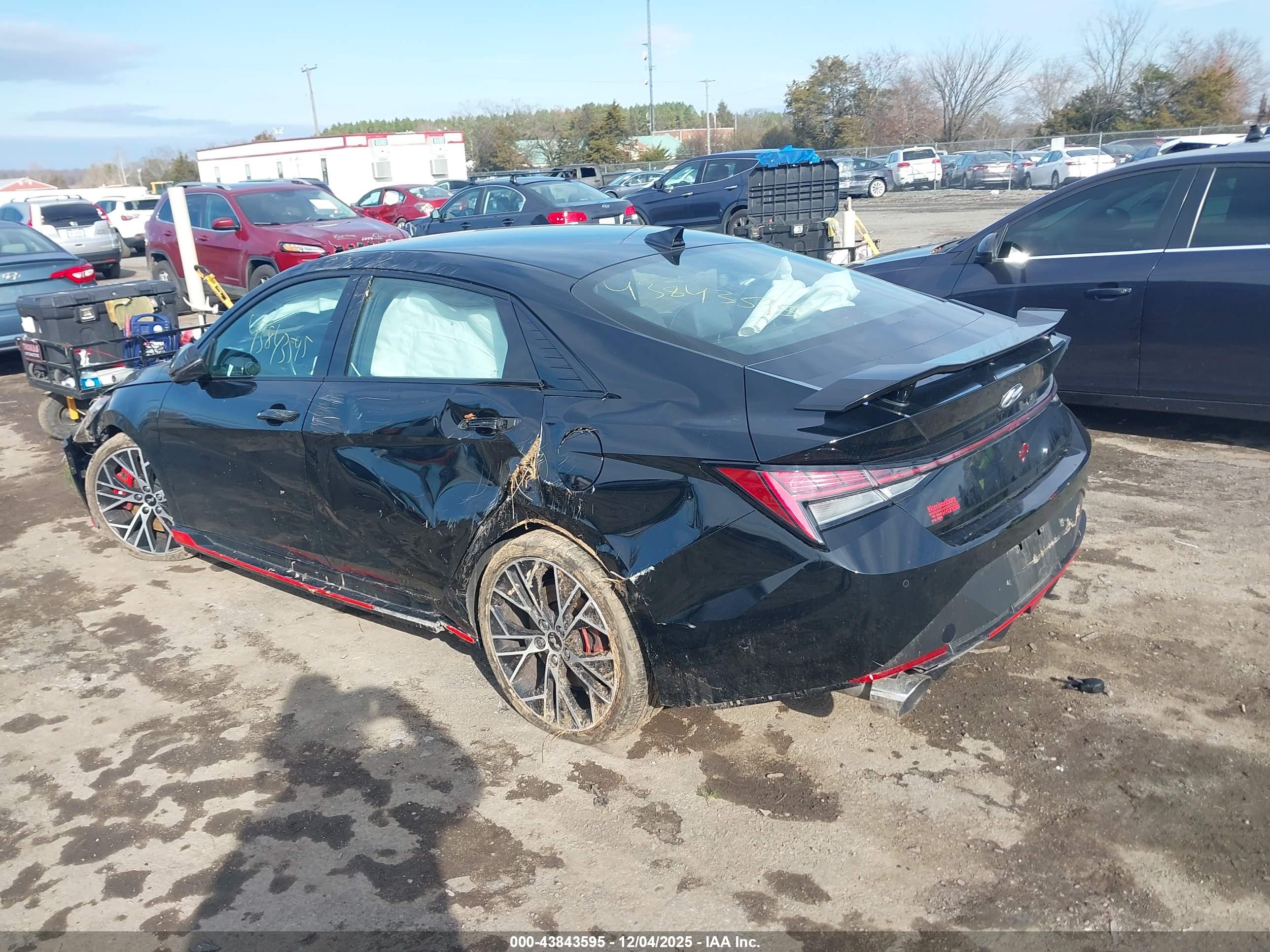 HYUNDAI ELANTRA image 3