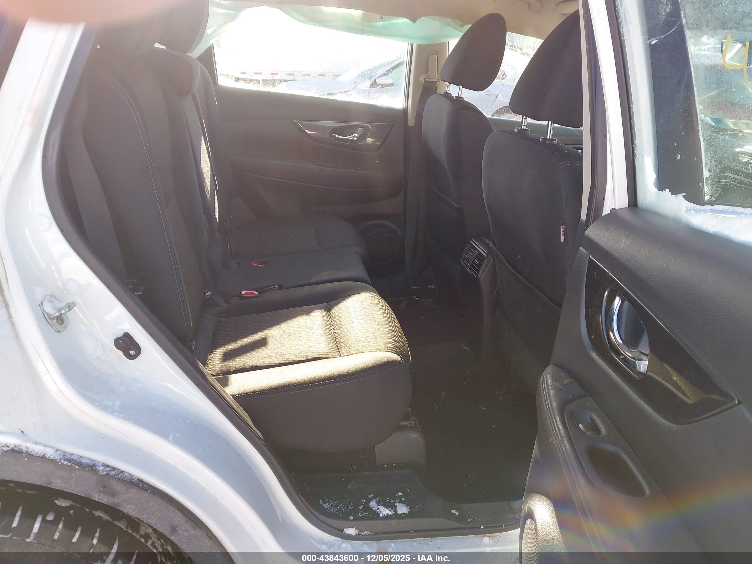 NISSAN ROGUE image 8