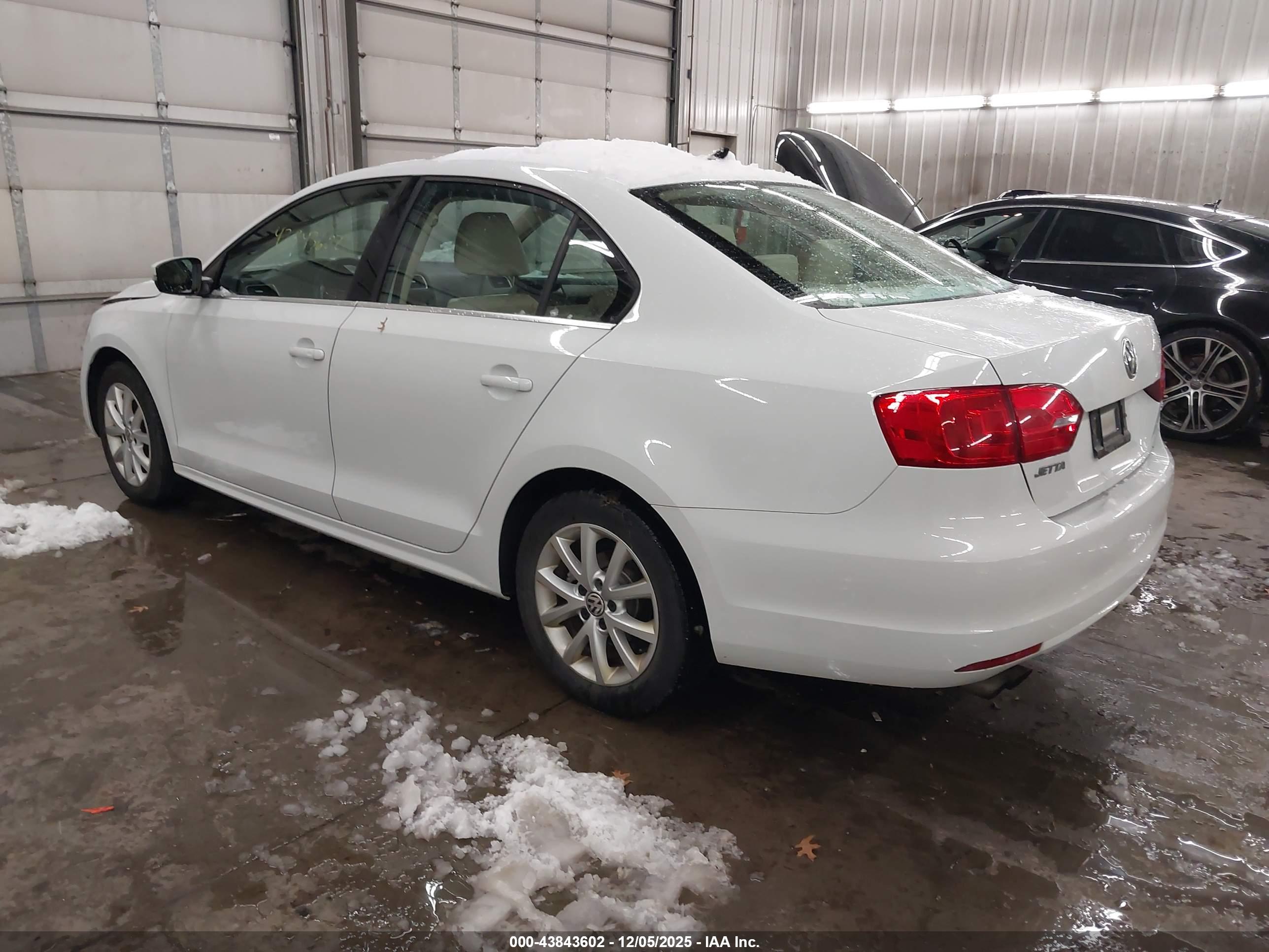 VOLKSWAGEN JETTA image 3