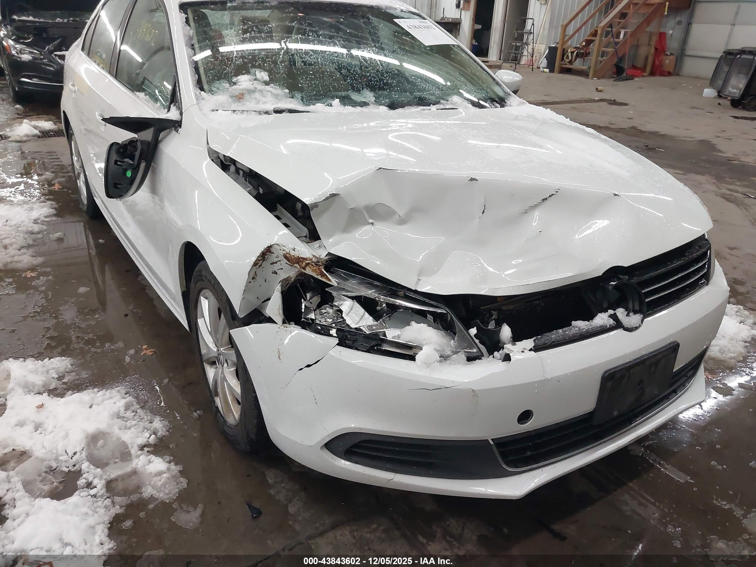 VOLKSWAGEN JETTA image 6
