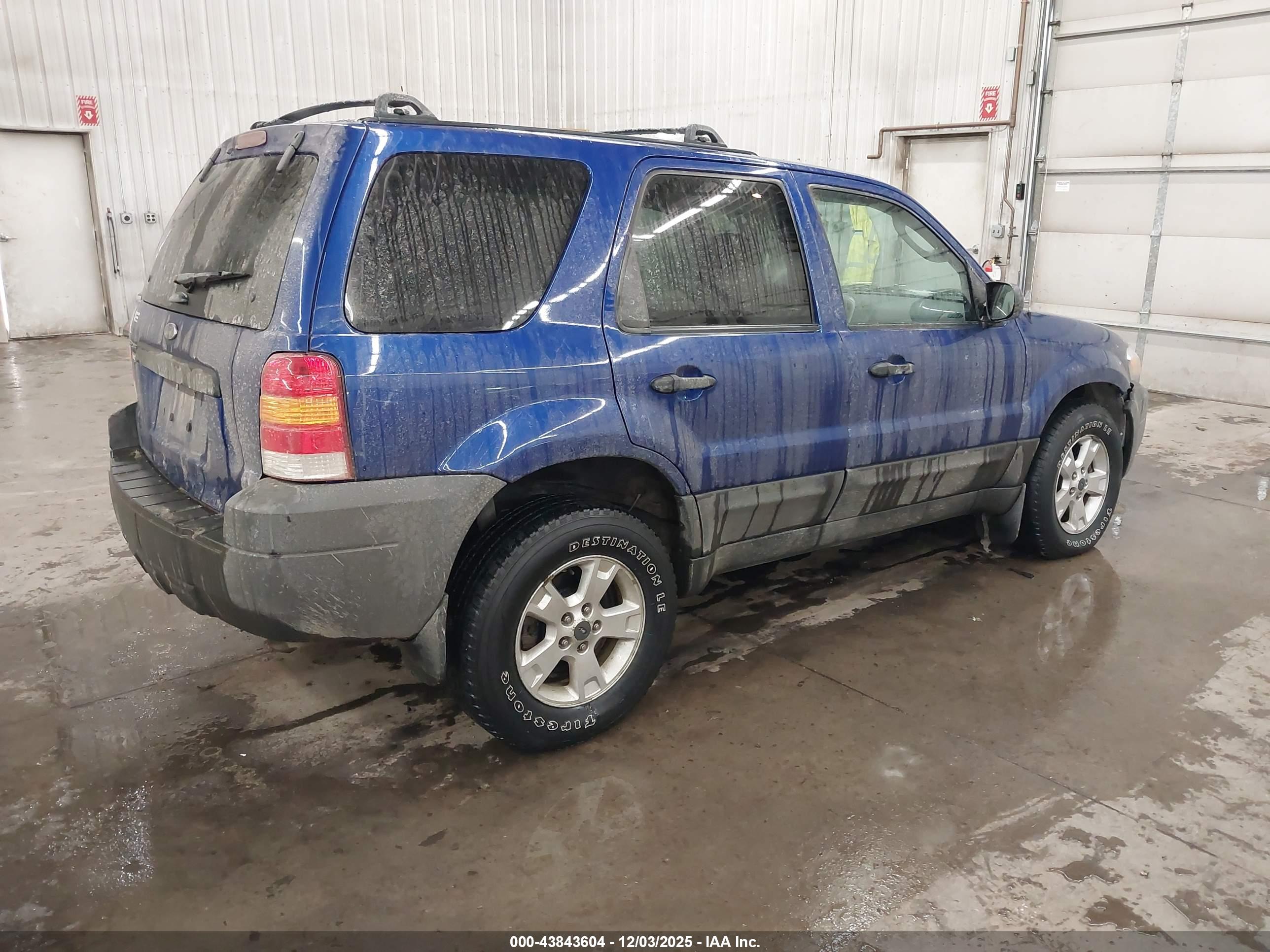 FORD ESCAPE image 4