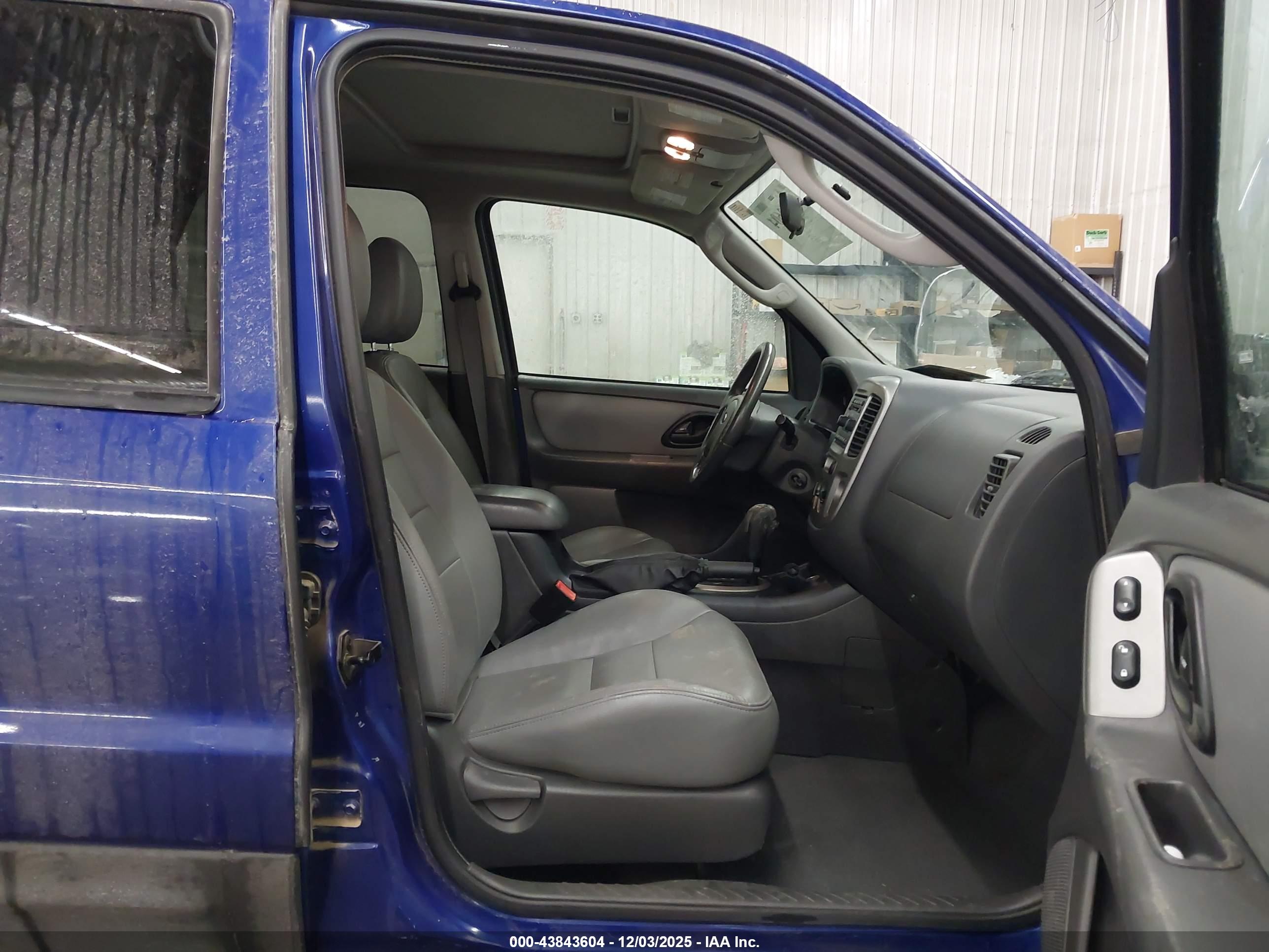 FORD ESCAPE image 5