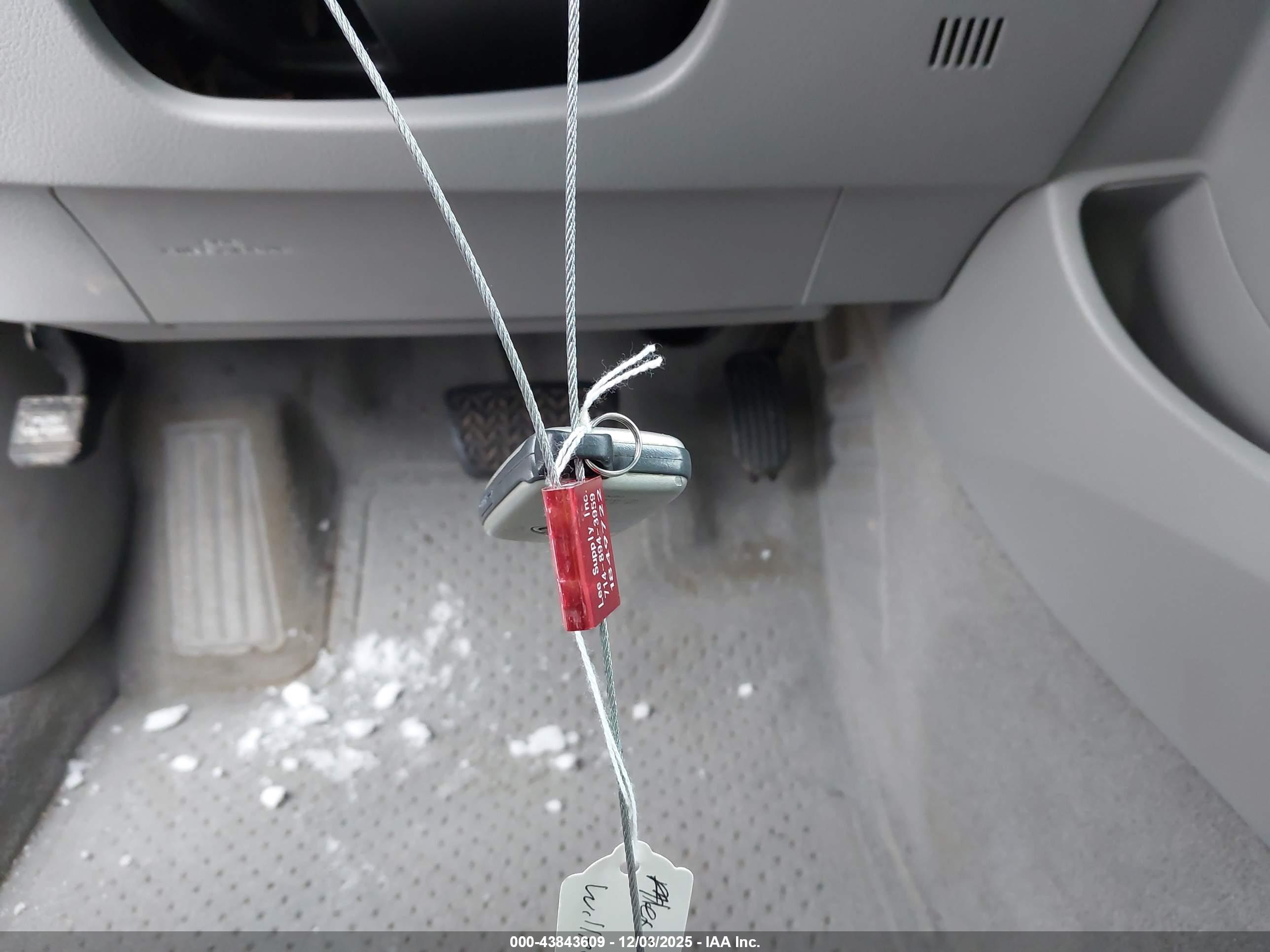 TOYOTA CAMRY image 11