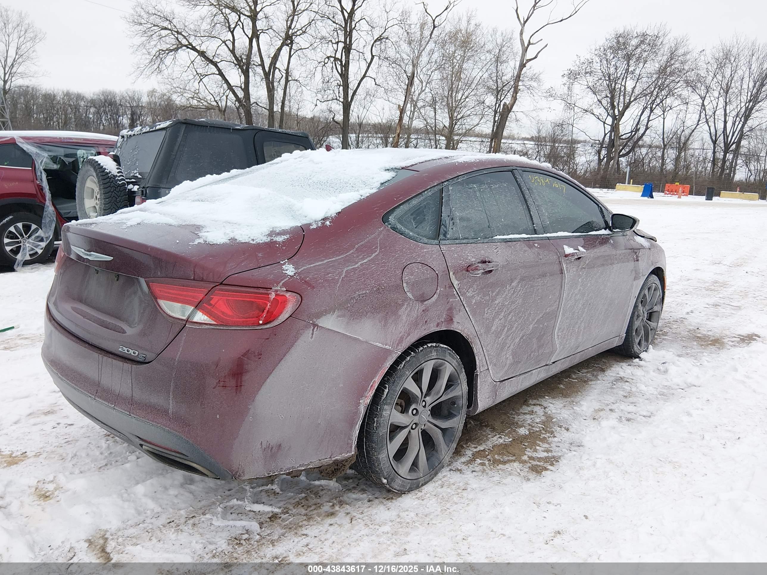 CHRYSLER 200 image 4