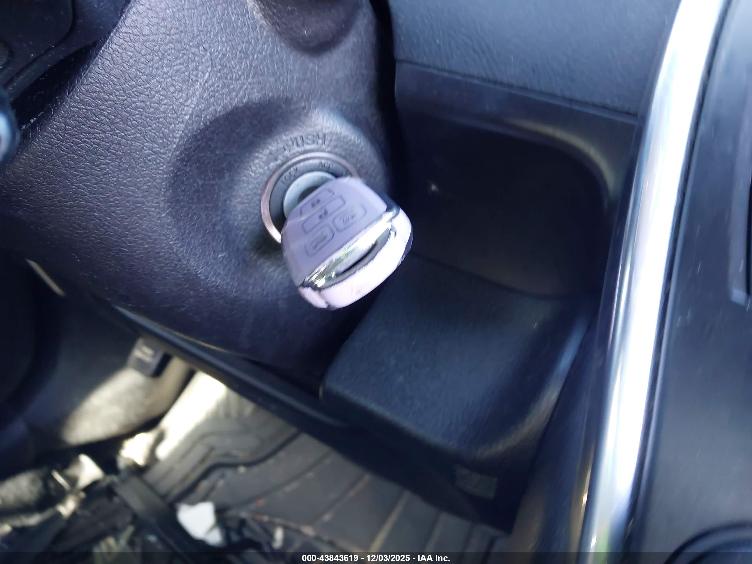 TOYOTA CAMRY image 11