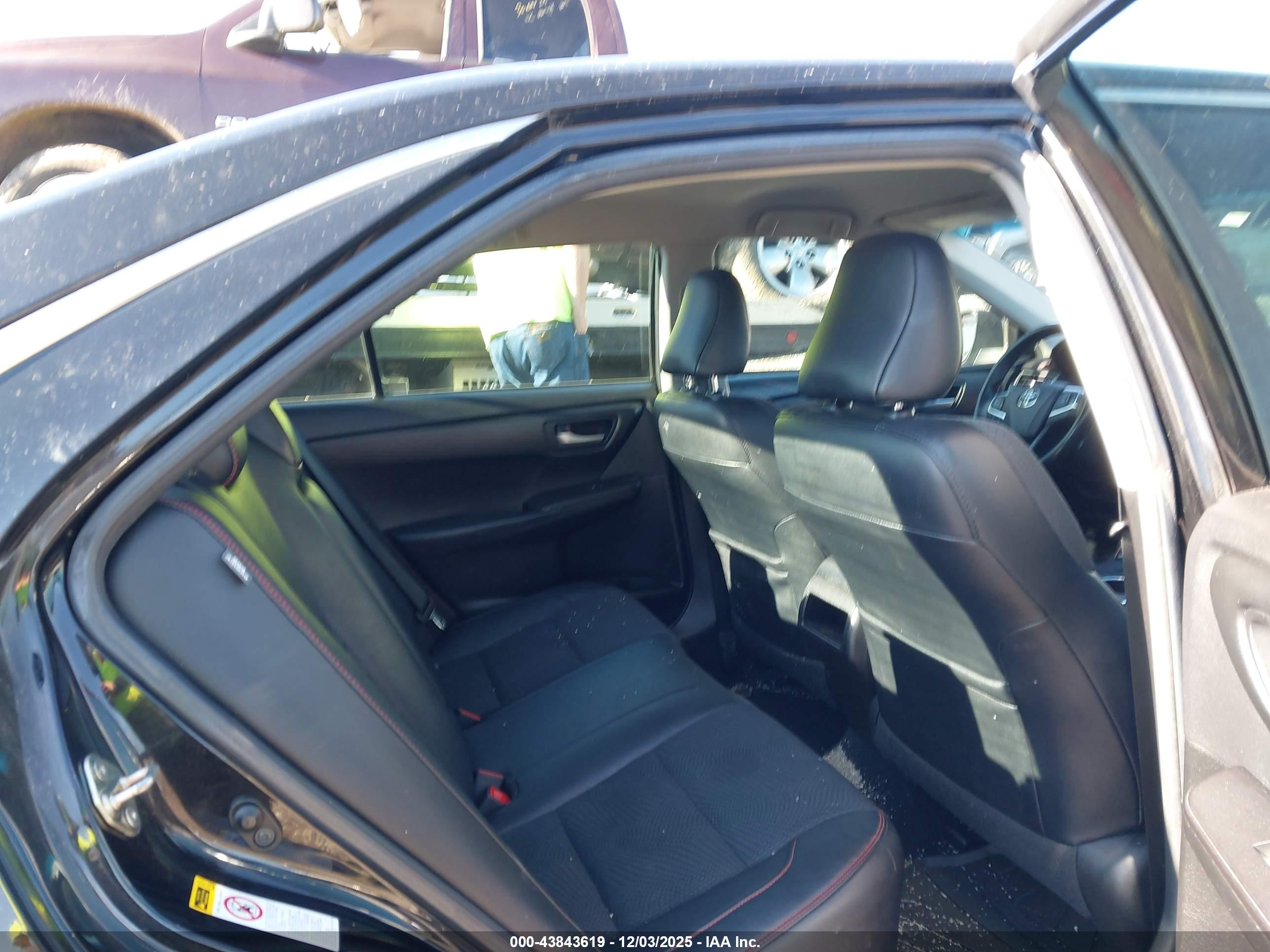 TOYOTA CAMRY image 8