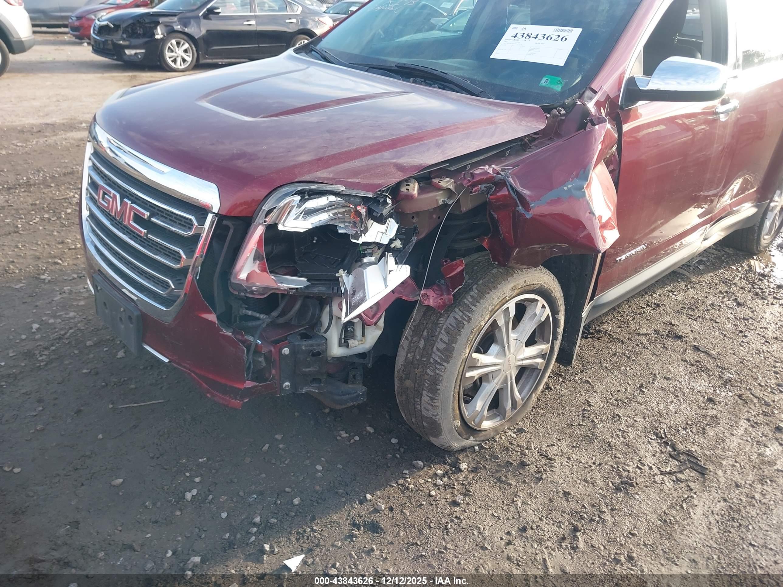 GMC TERRAIN image 6