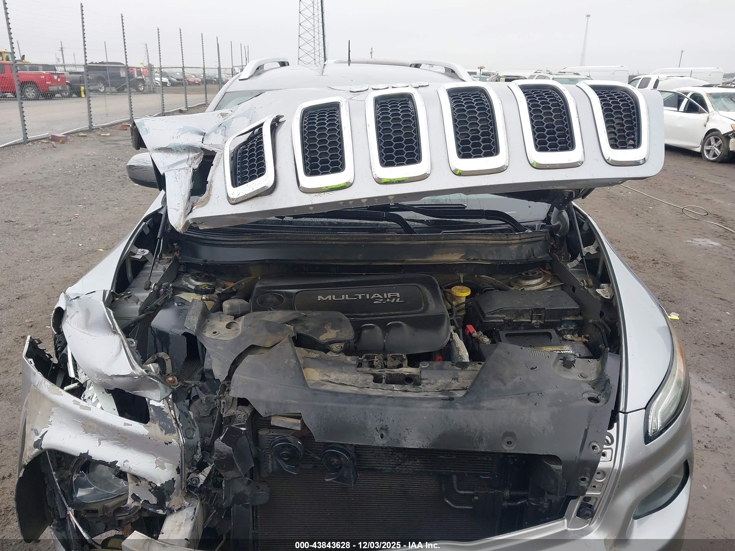 JEEP CHEROKEE image 10
