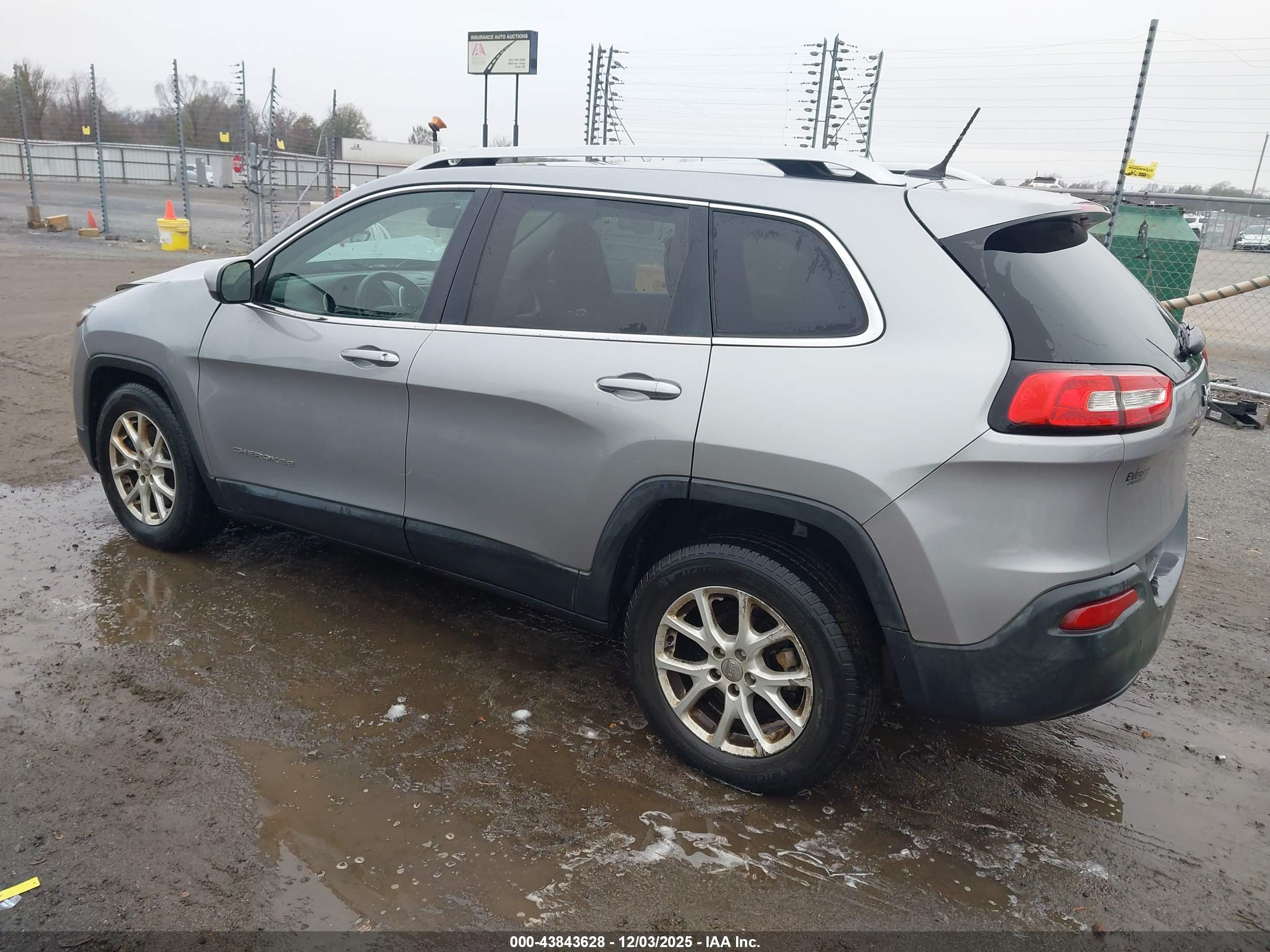 JEEP CHEROKEE image 3