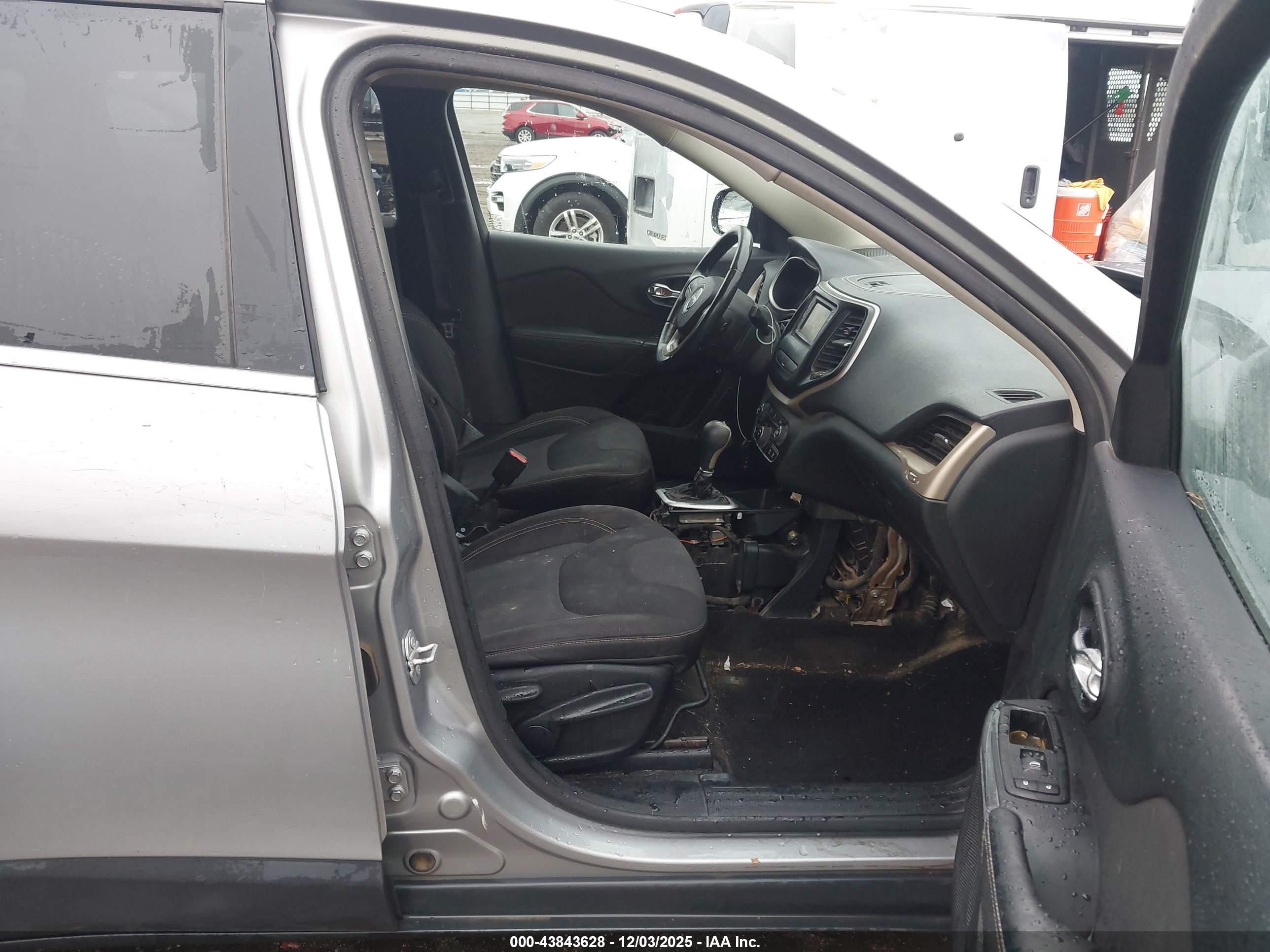 JEEP CHEROKEE image 5