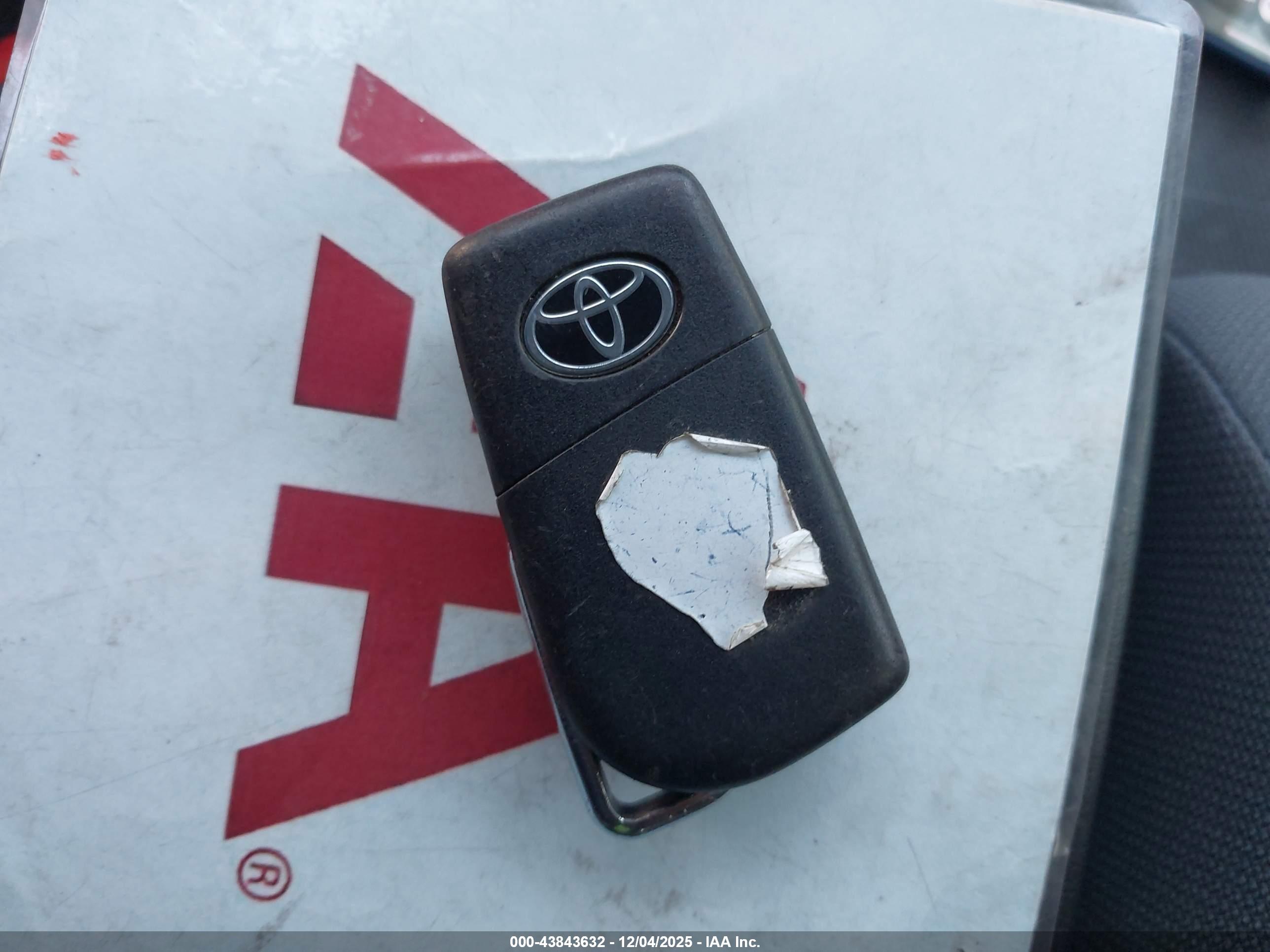 TOYOTA COROLLA image 11