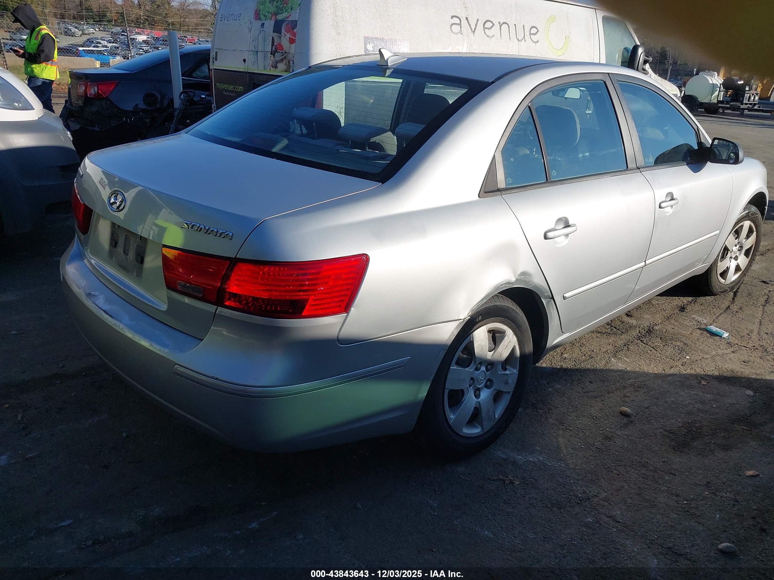 HYUNDAI SONATA image 4