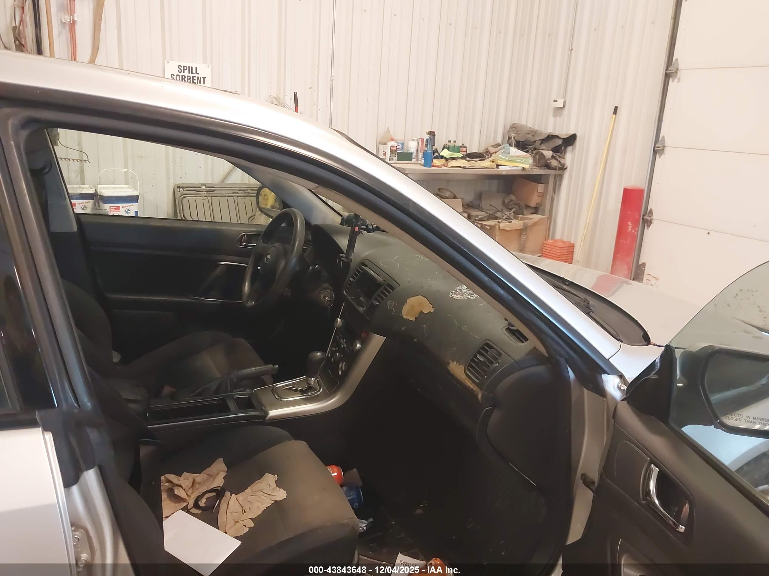 SUBARU LEGACY image 5
