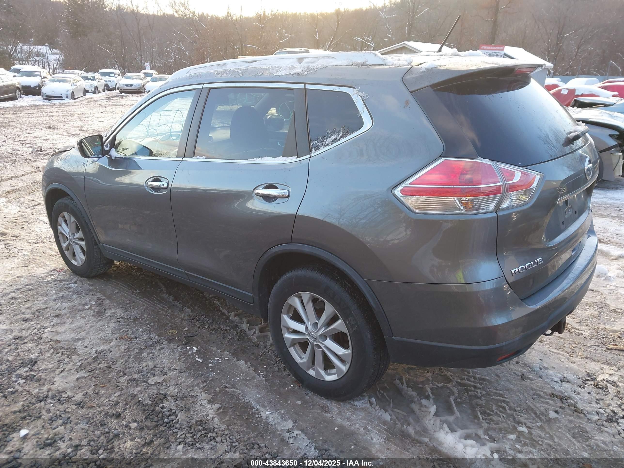 NISSAN ROGUE image 3
