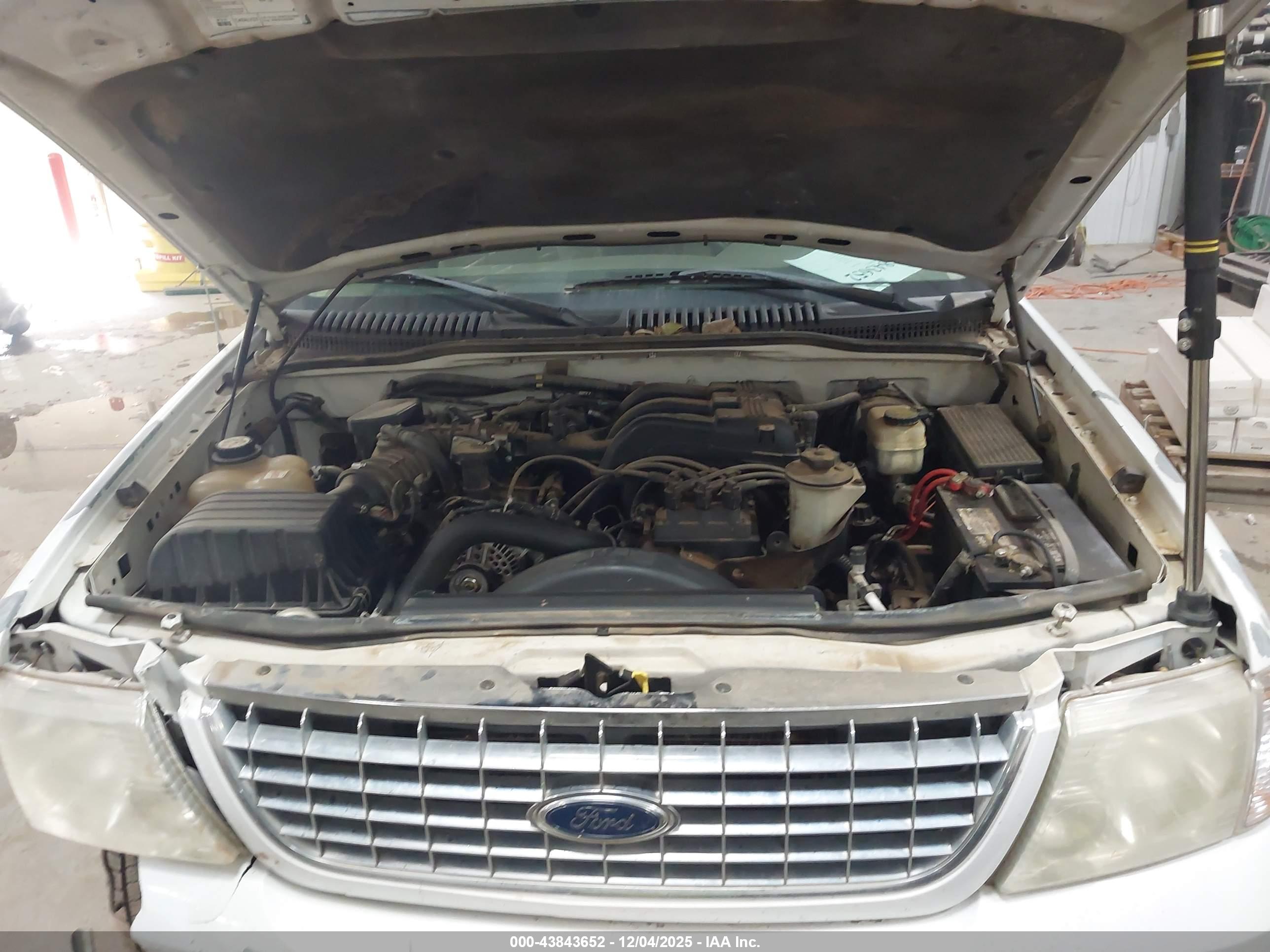 FORD EXPLORER image 10