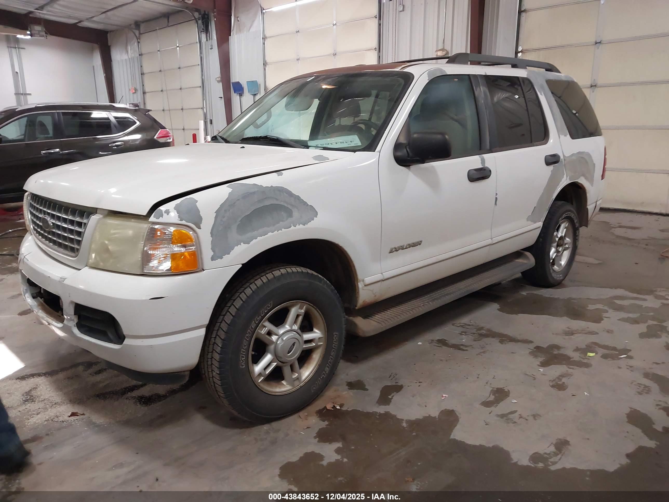 FORD EXPLORER image 2