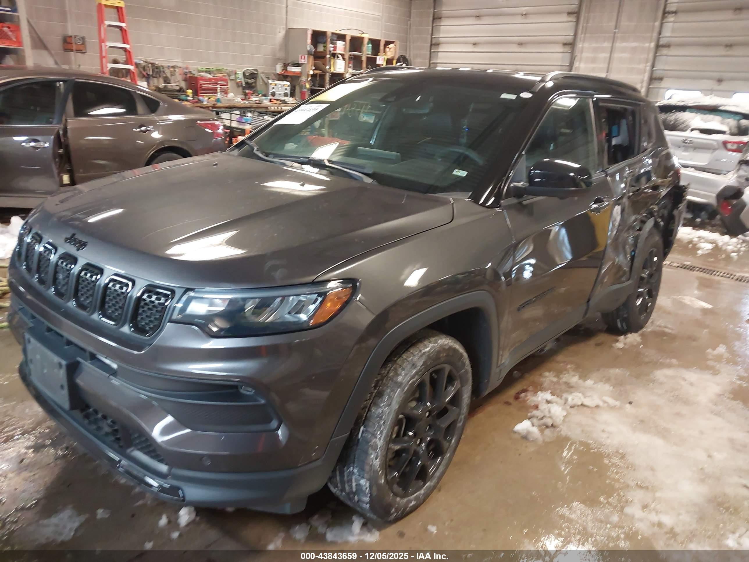 JEEP COMPASS image 2