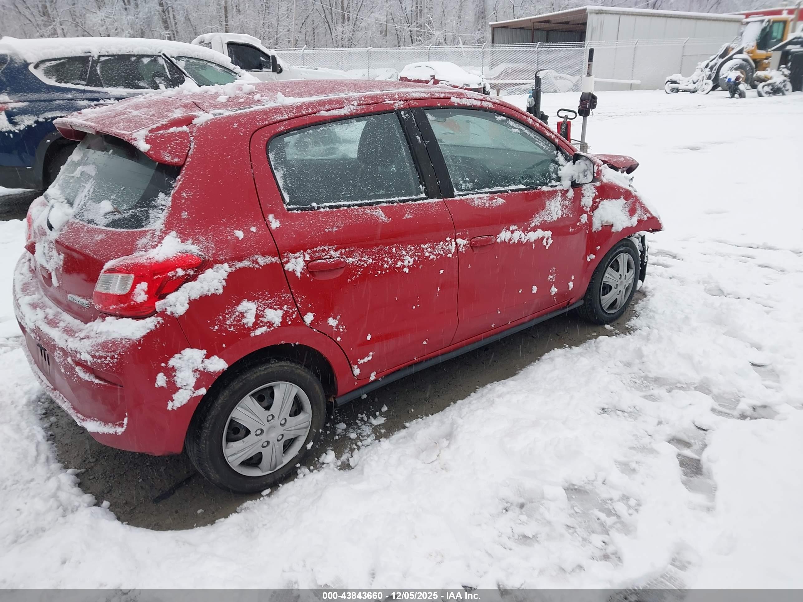 MITSUBISHI MIRAGE image 4