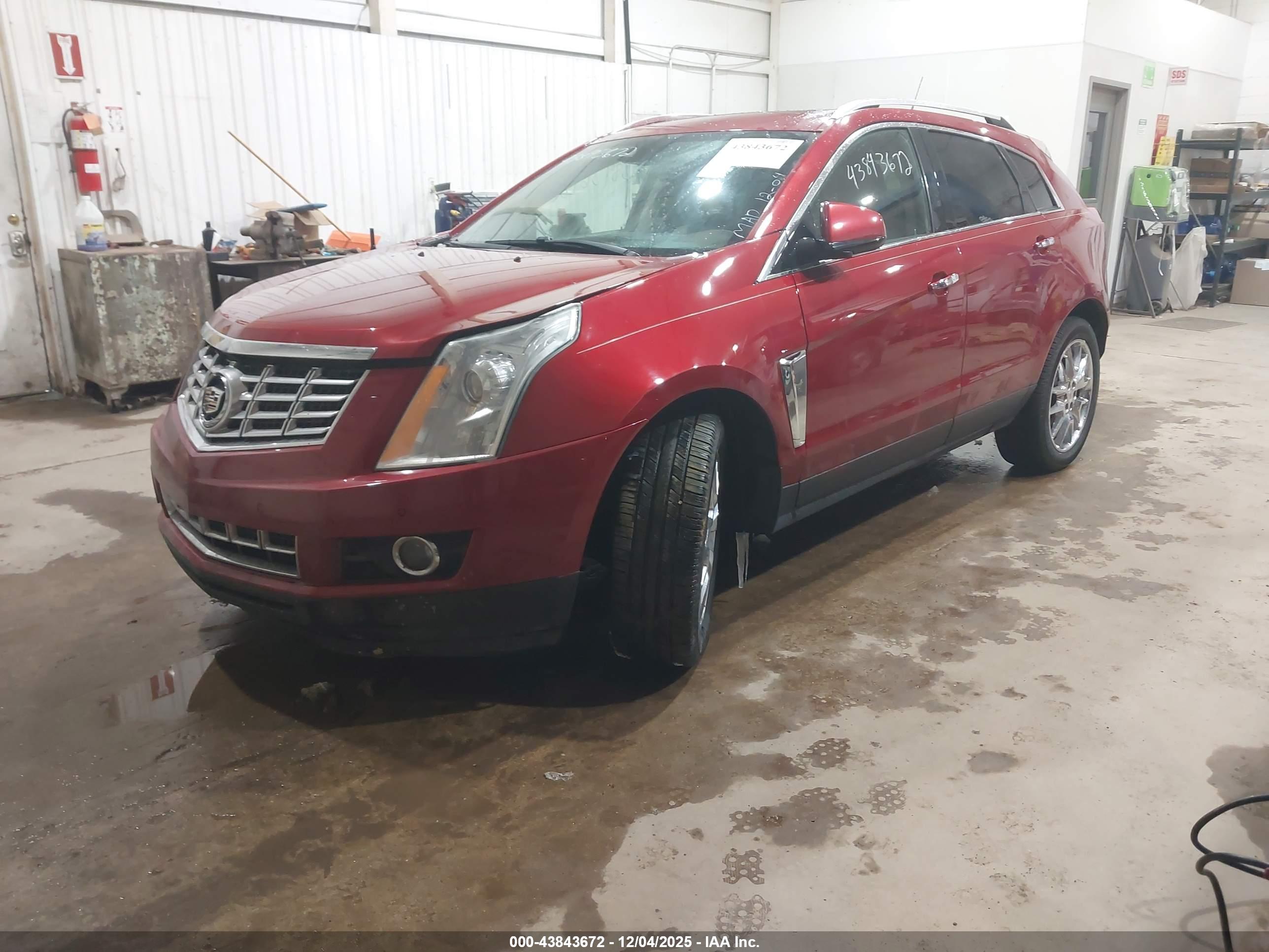 CADILLAC SRX image 2