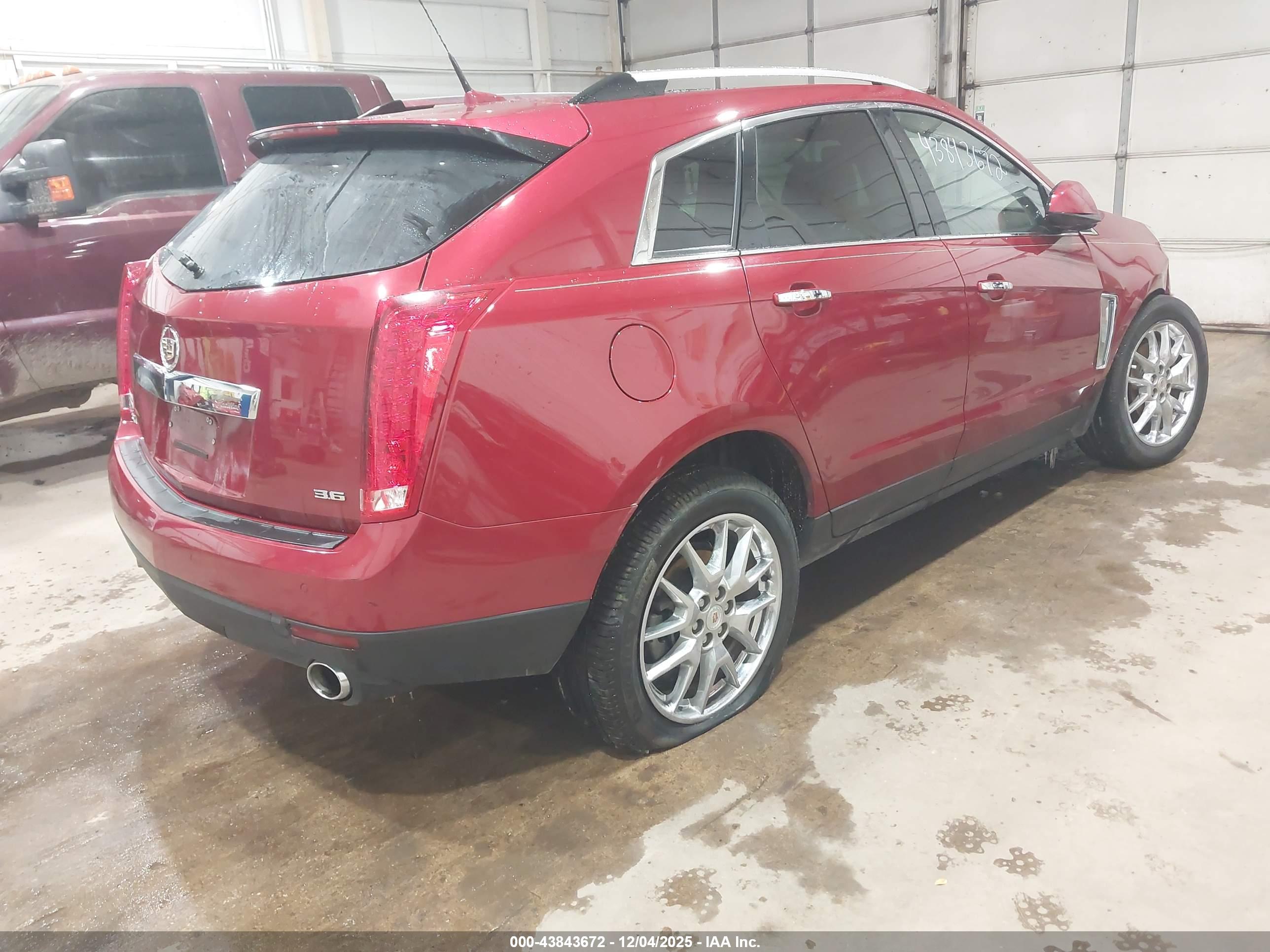 CADILLAC SRX image 4