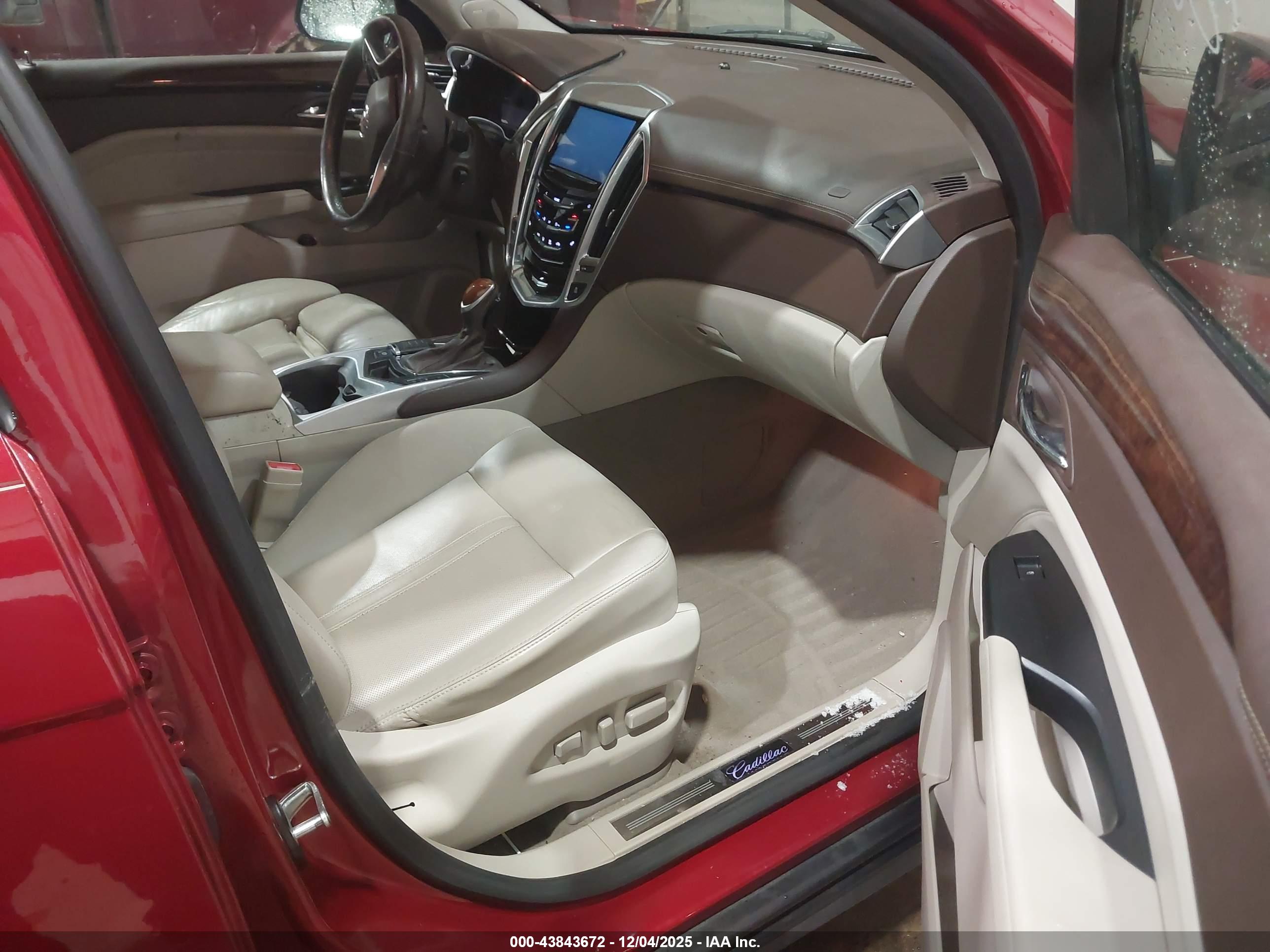 CADILLAC SRX image 5