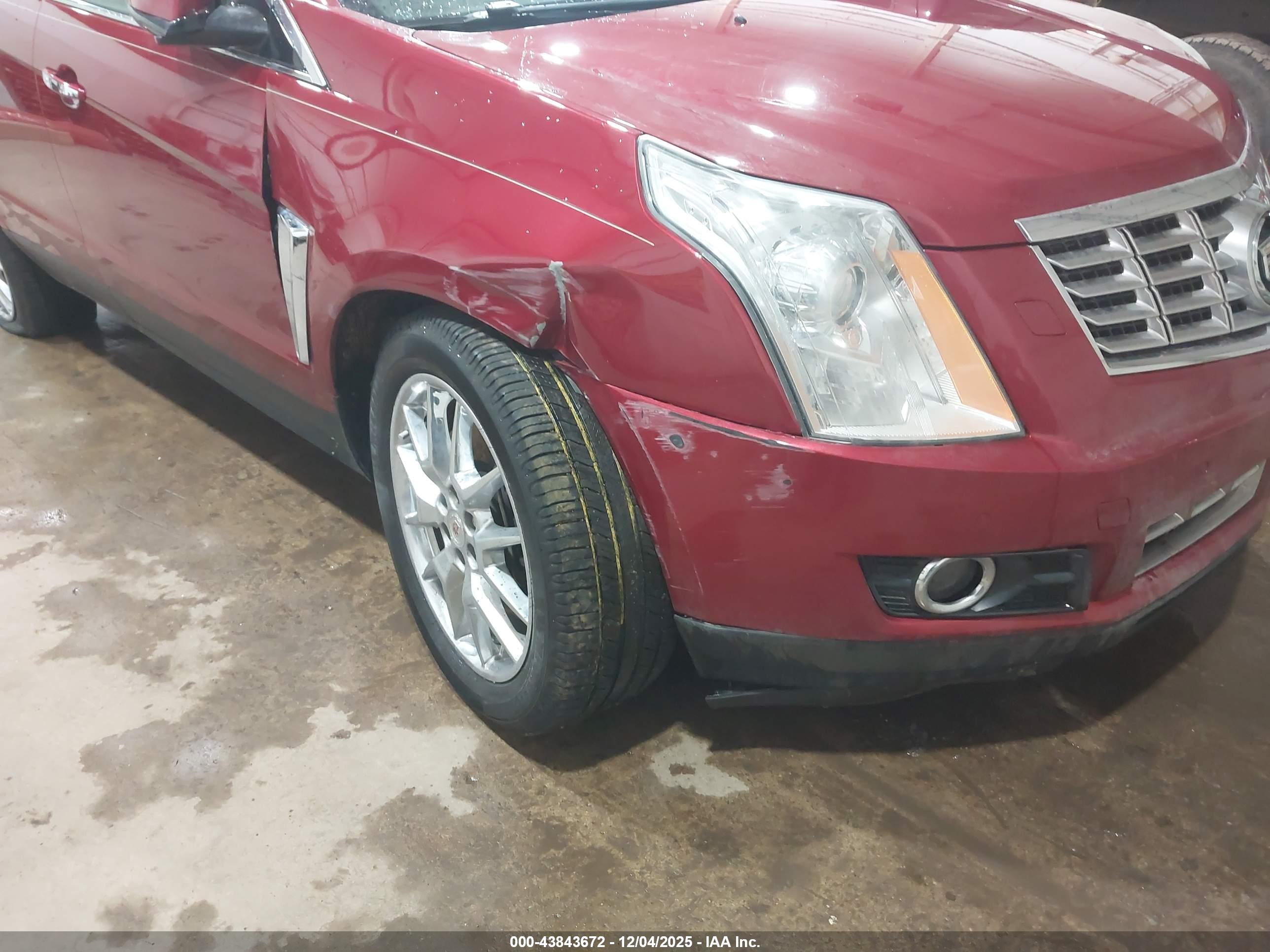 CADILLAC SRX image 6