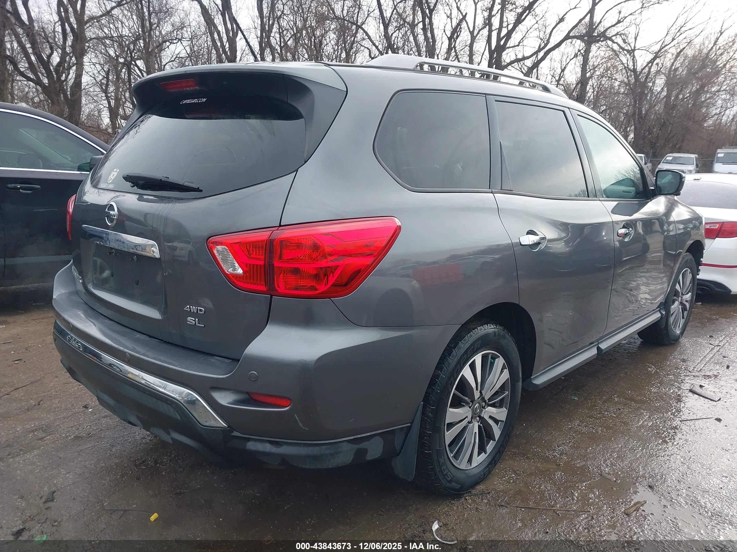 NISSAN PATHFINDER image 4