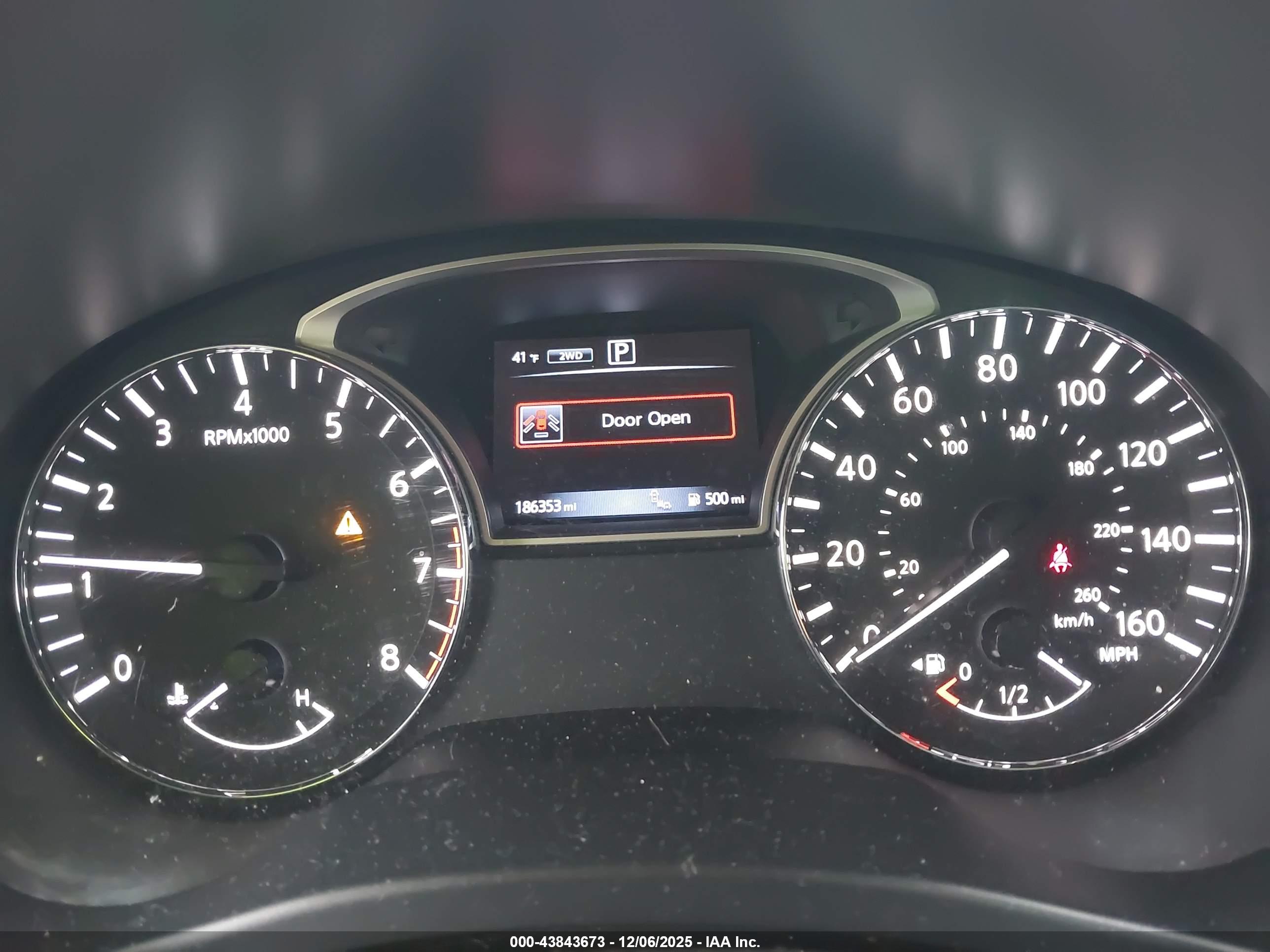NISSAN PATHFINDER image 7
