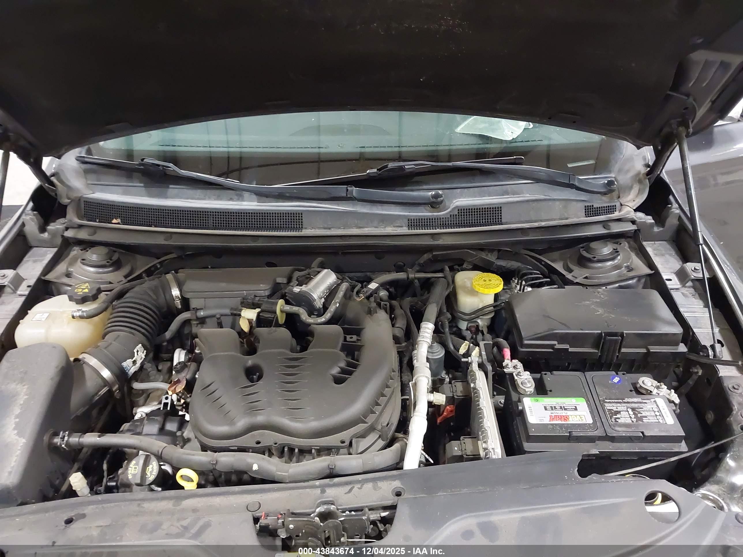 CHRYSLER 200 image 10