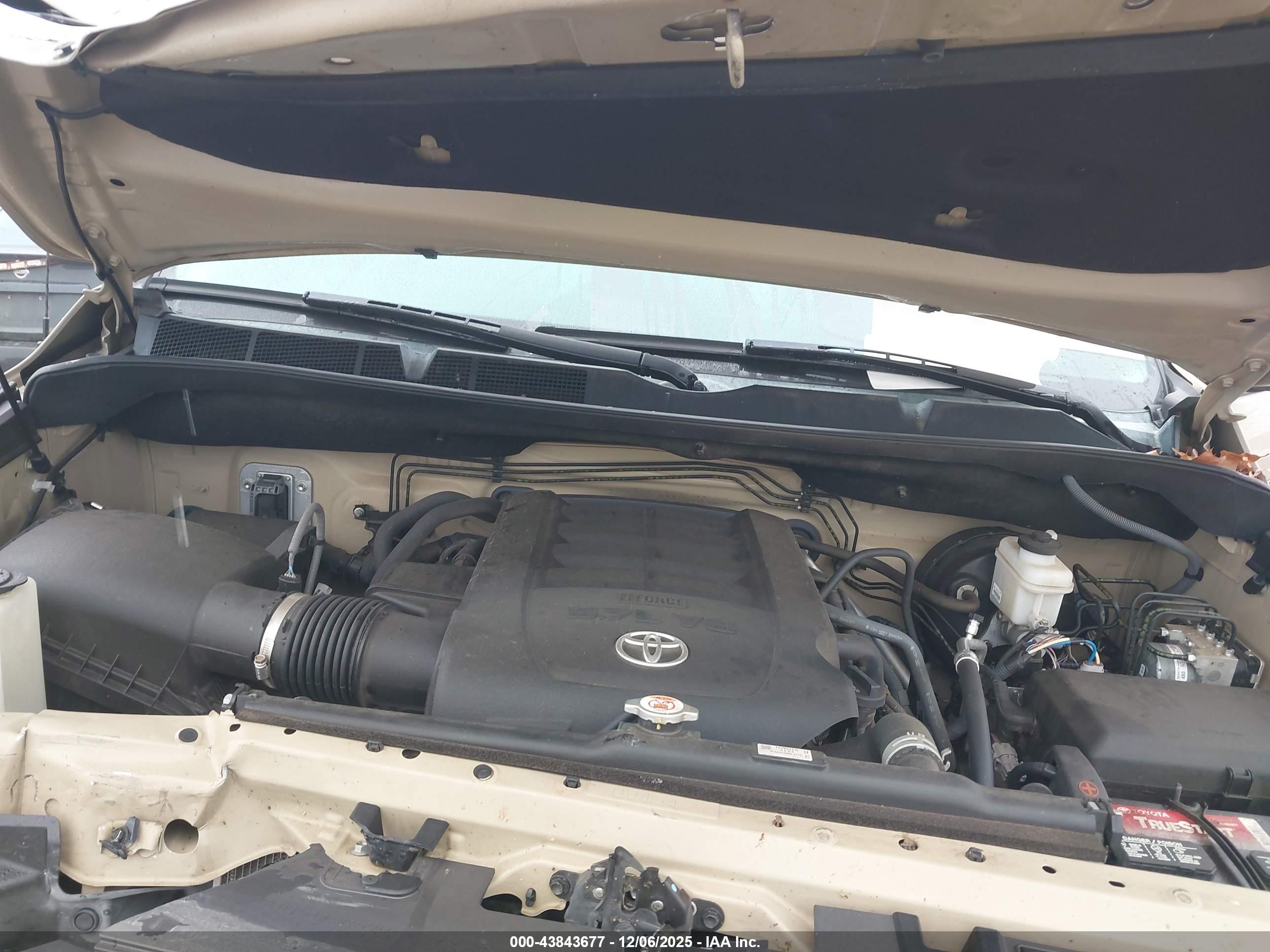 TOYOTA TUNDRA image 10