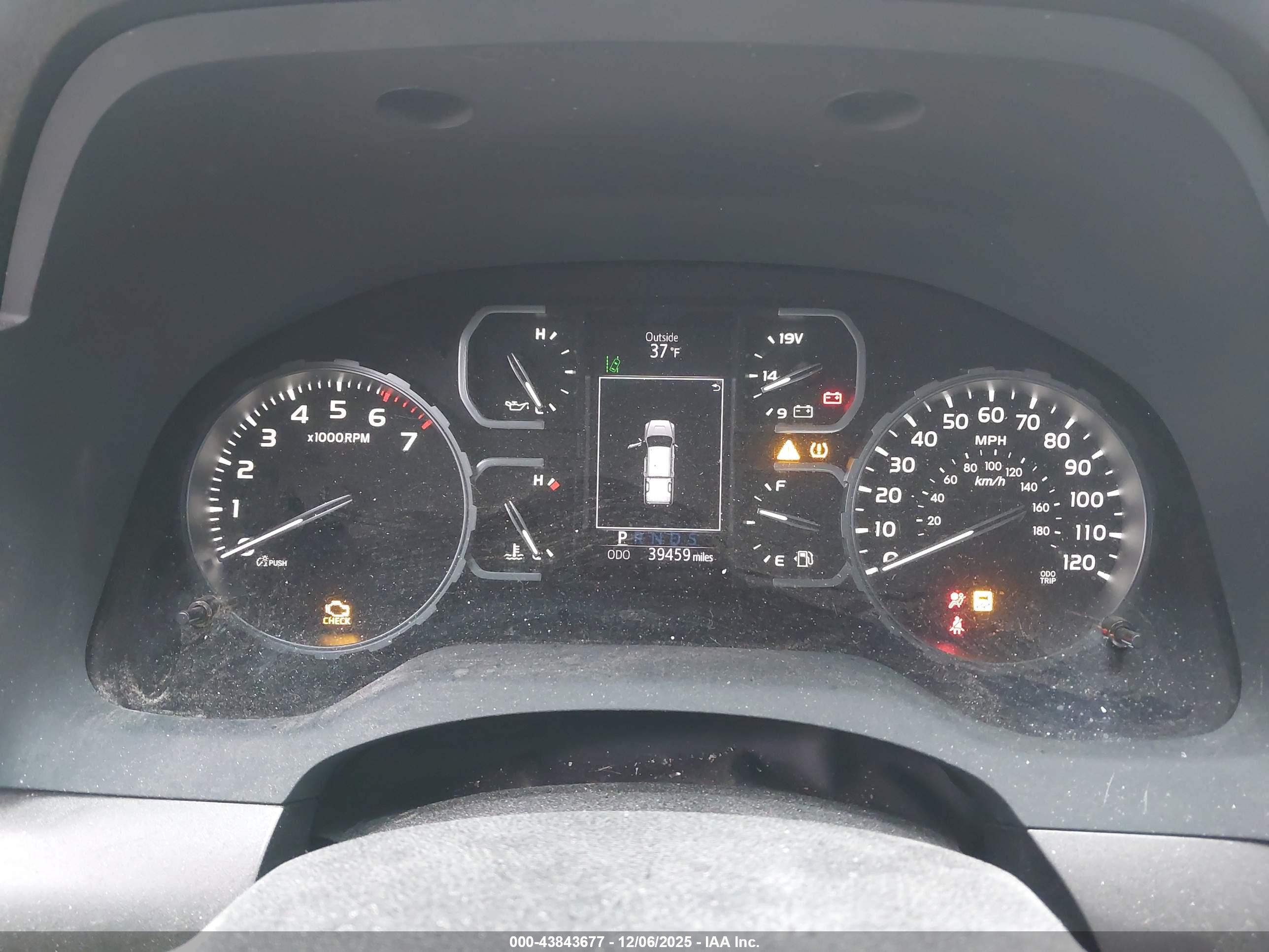 TOYOTA TUNDRA image 7