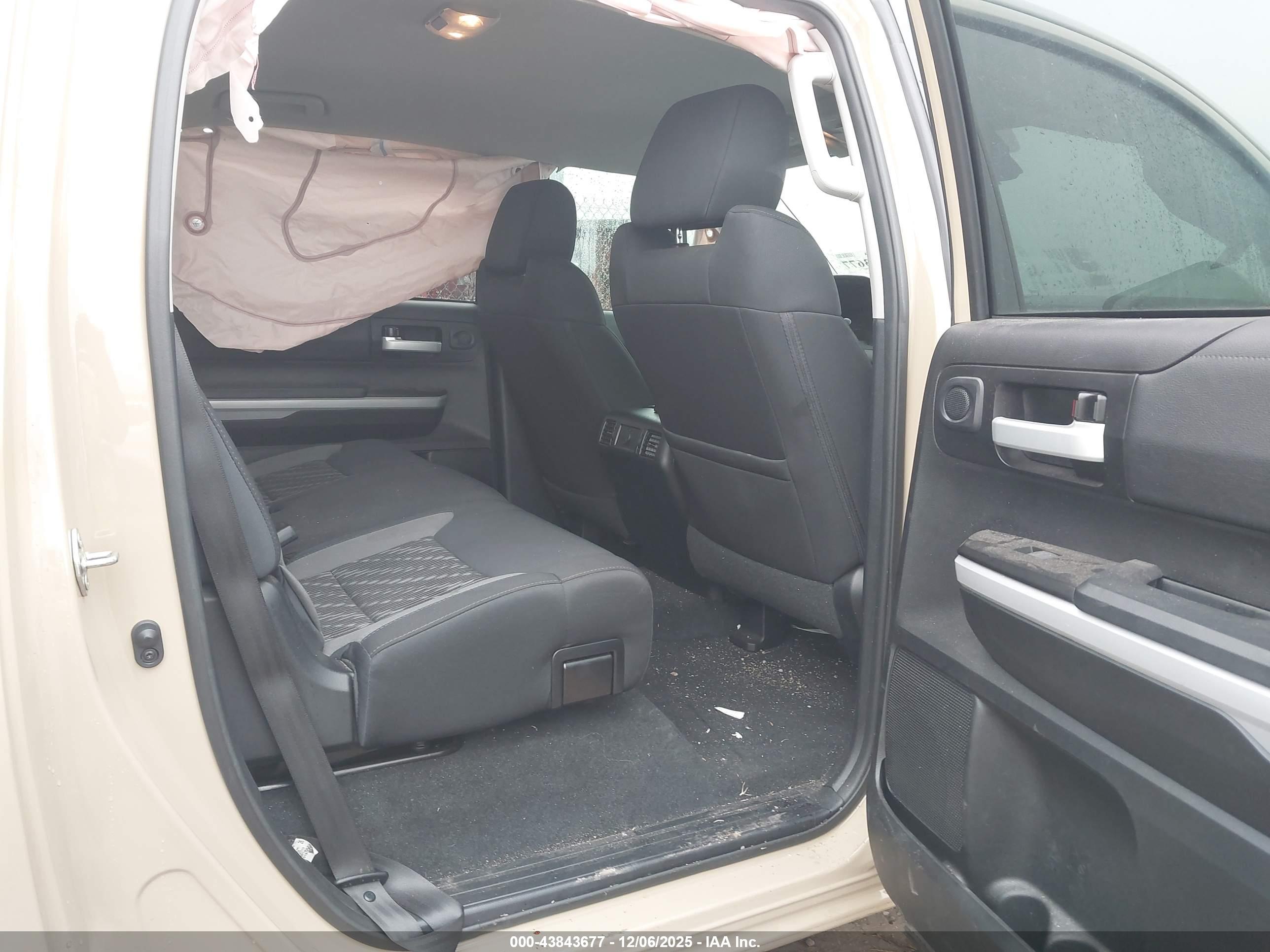 TOYOTA TUNDRA image 8