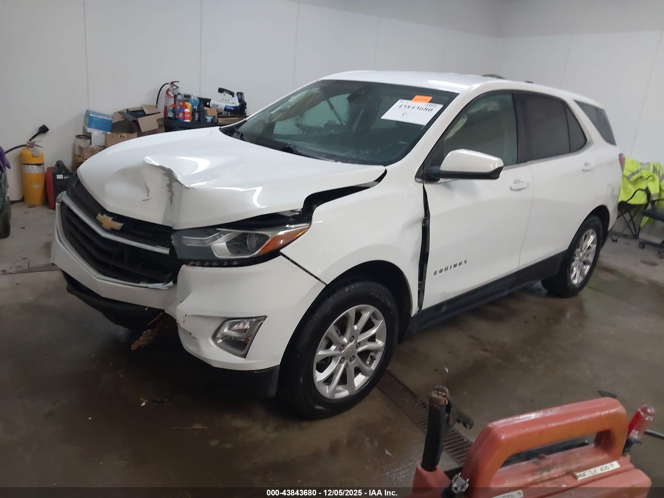 CHEVROLET EQUINOX image 2