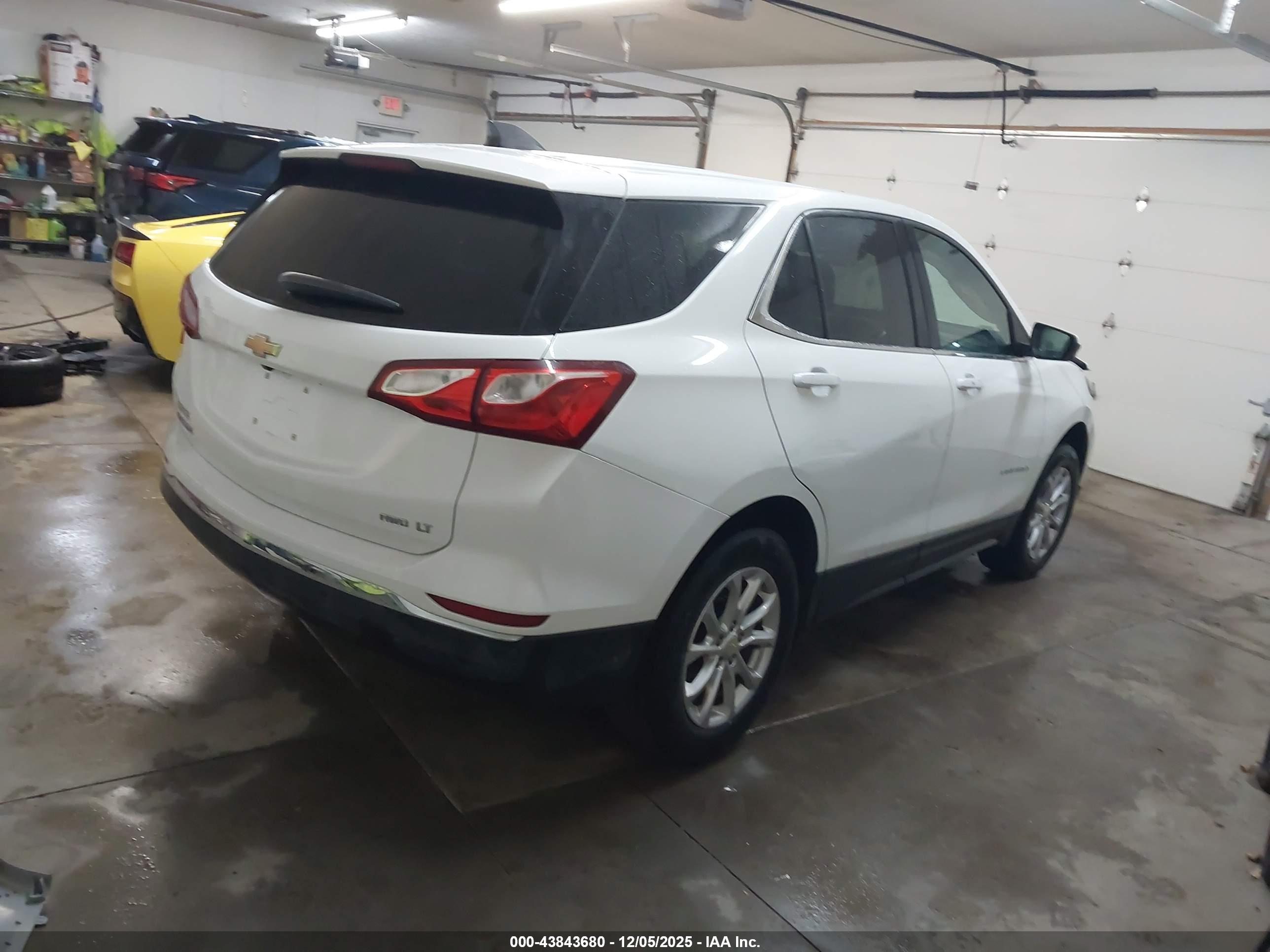 CHEVROLET EQUINOX image 4