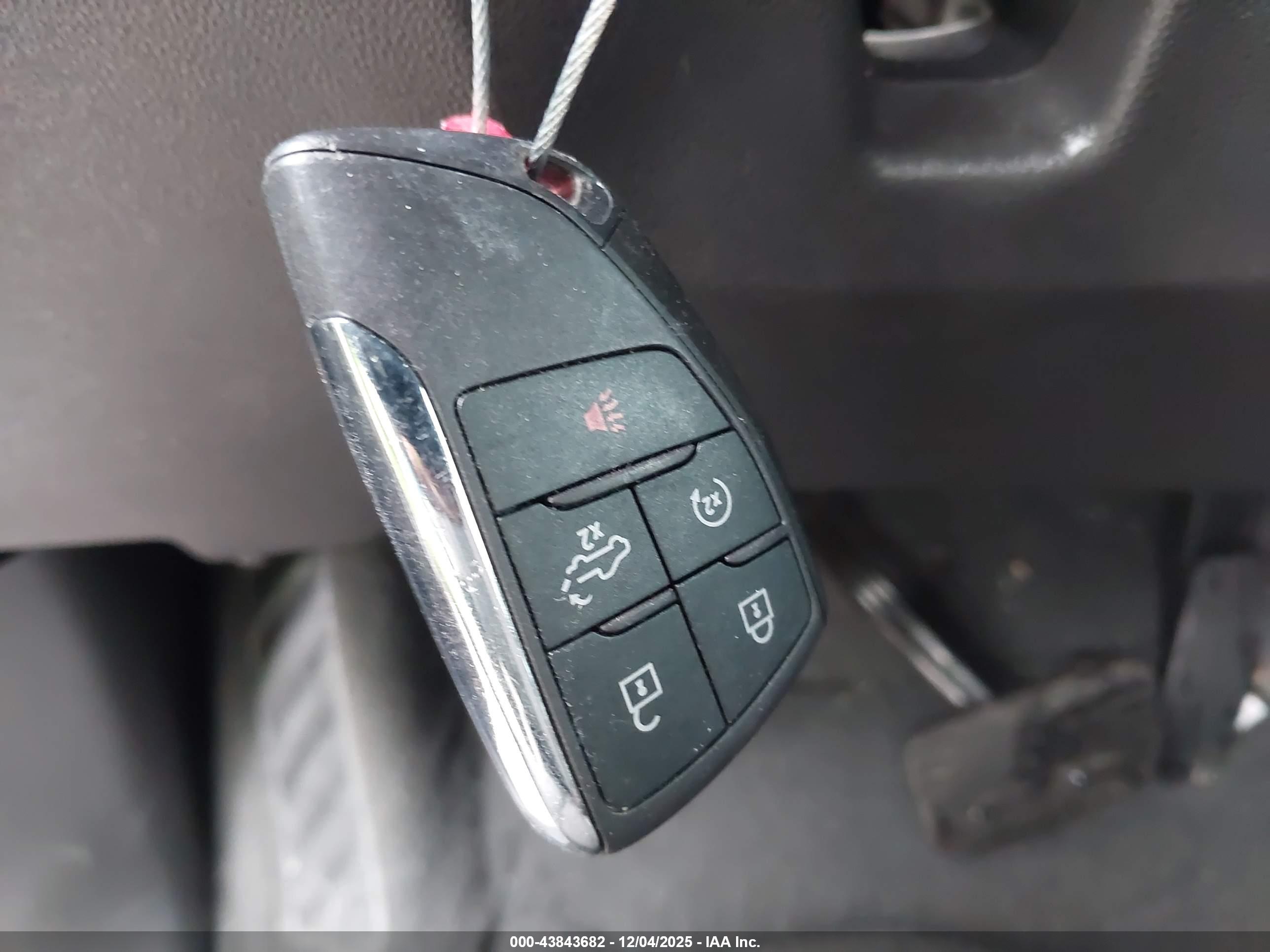 CHEVROLET SILVERADO image 11
