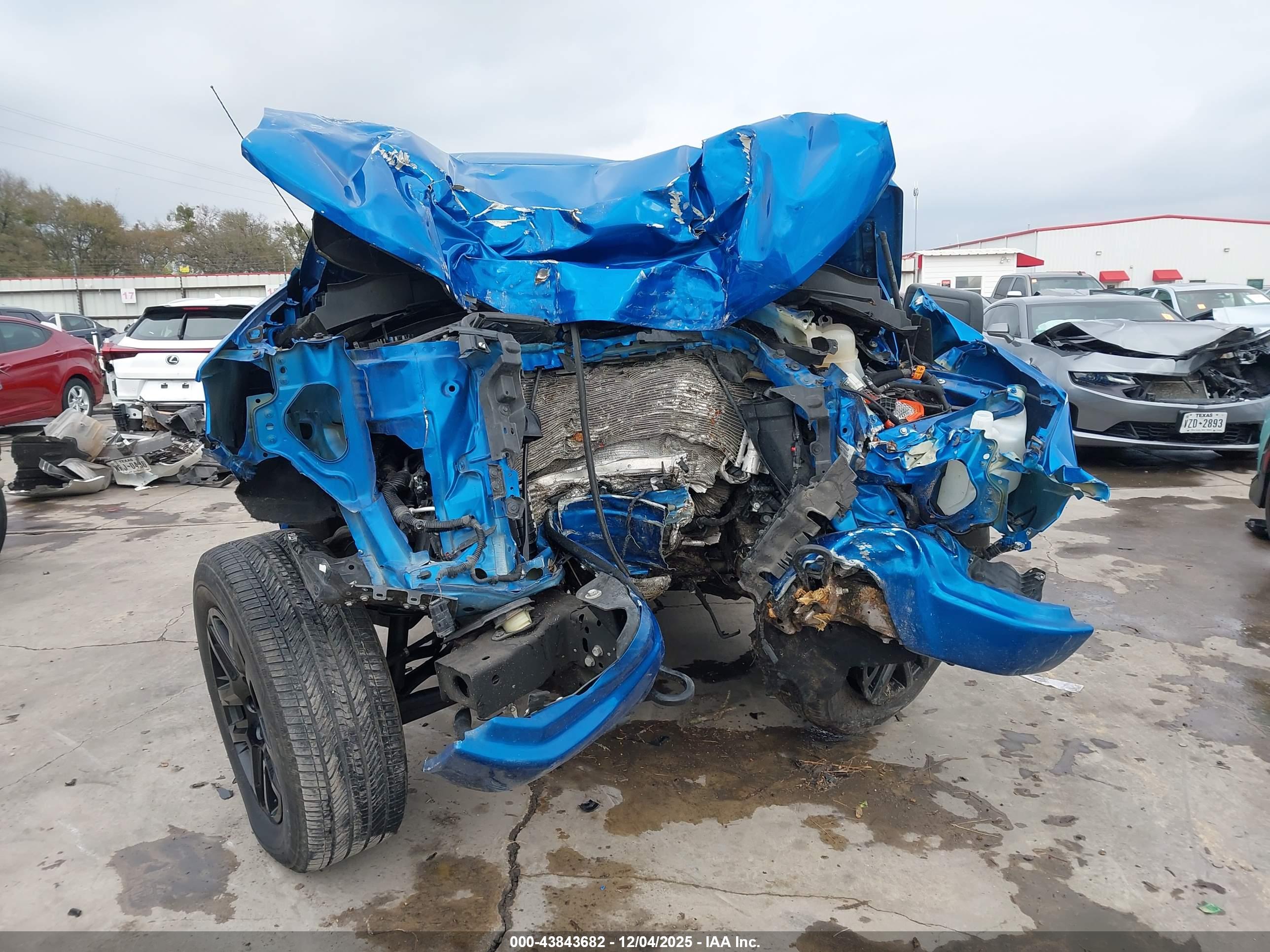 CHEVROLET SILVERADO image 6